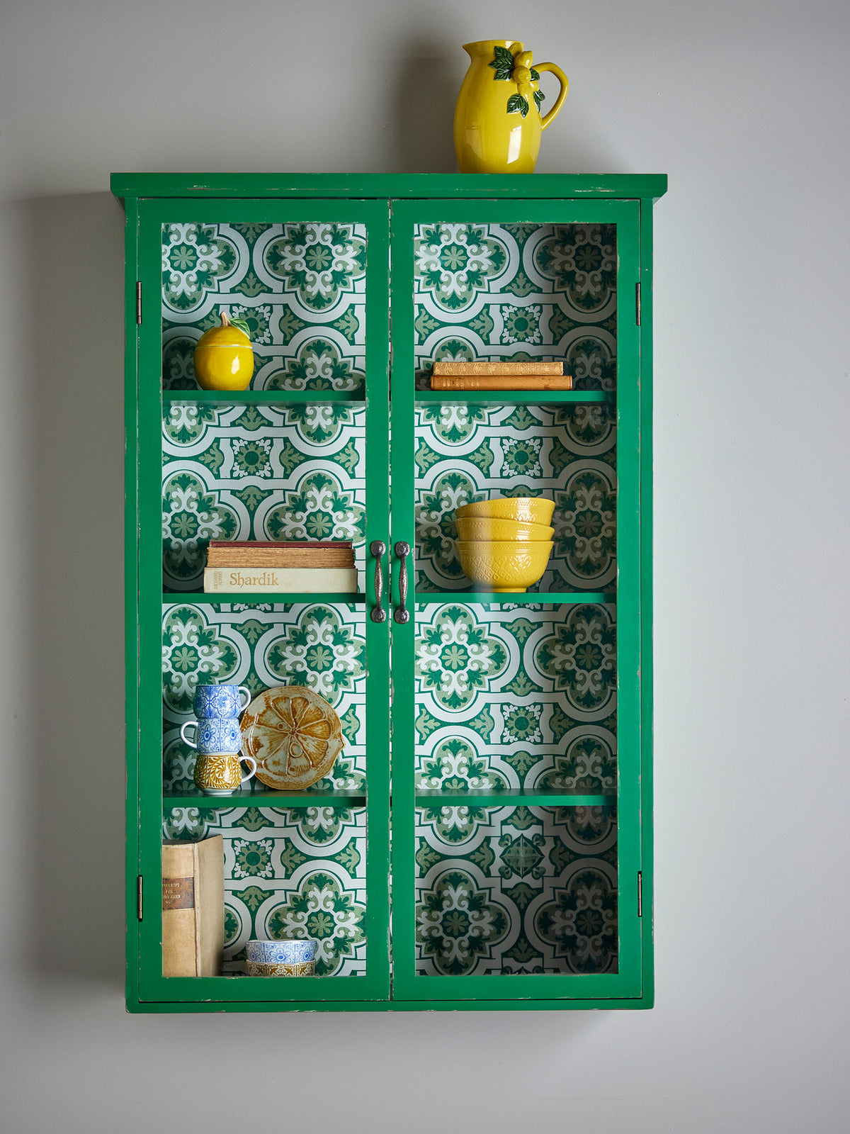 Hazem Kabinett, Grün, Tannenholz in Green präsentiert im Onlineshop von KAQTU Design AG. Cabinet ist von Creative Collection
