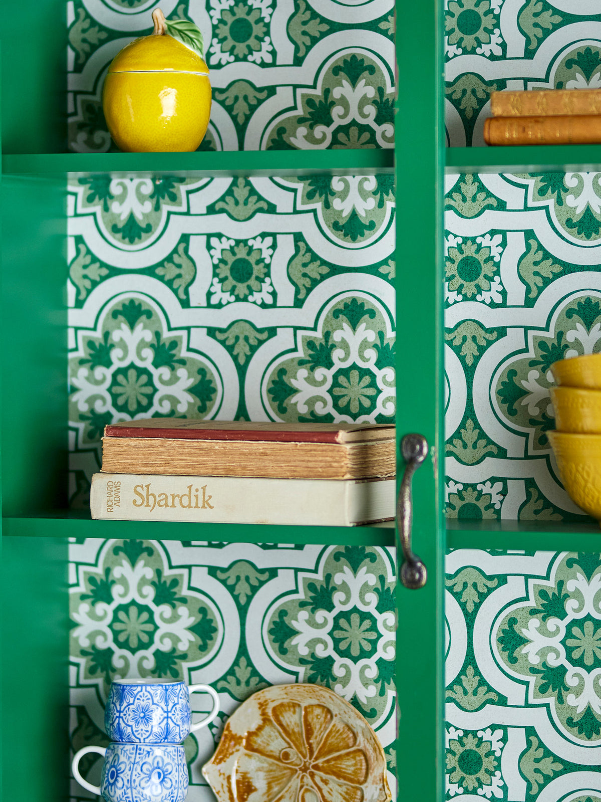Hazem Kabinett, Grün, Tannenholz in Green präsentiert im Onlineshop von KAQTU Design AG. Cabinet ist von Creative Collection