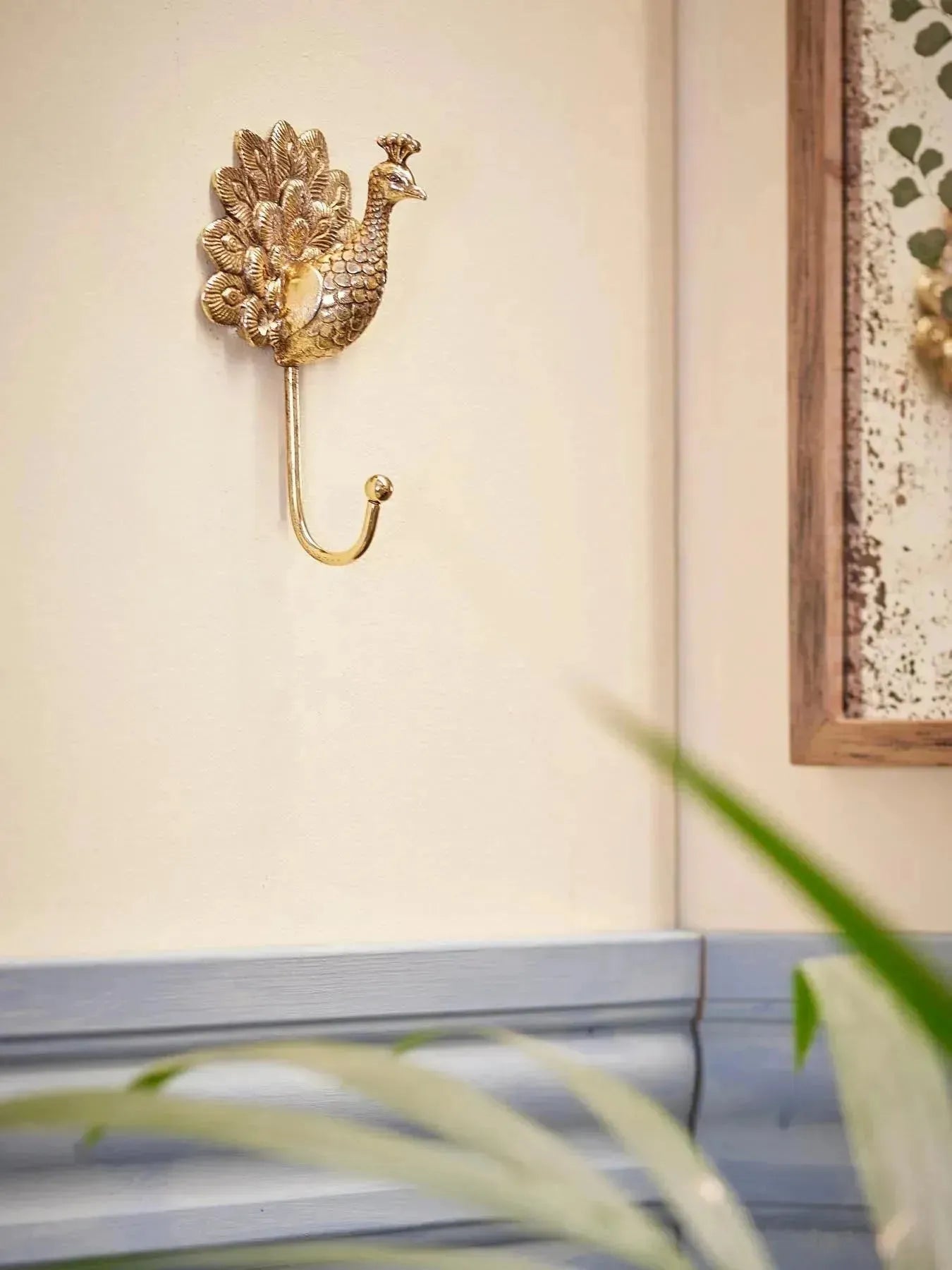 Dun Haken, Brass, Pewter in Messing präsentiert im Onlineshop von KAQTU Design AG. Kleiderbügel ist von Creative Collection