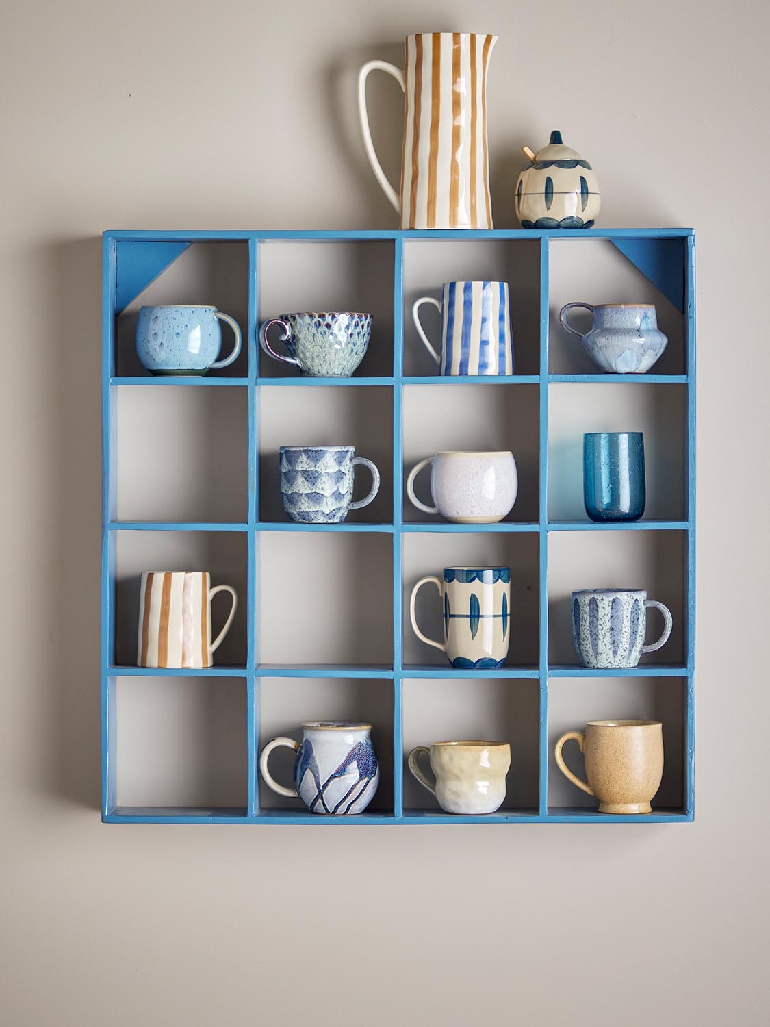 Bekka Regal, Blau, Recyceltes Holz in Blue präsentiert im Onlineshop von KAQTU Design AG. Wandregal ist von Creative Collection