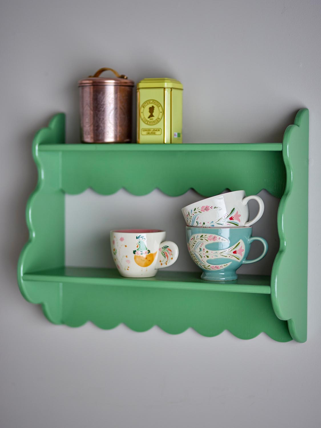 Salla Regal, Grün, Tannenholz in Green präsentiert im Onlineshop von KAQTU Design AG. Wandregal ist von Creative Collection