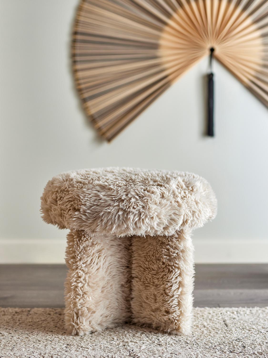 Frikka Pouf, Natur, Polyester in Nature präsentiert im Onlineshop von KAQTU Design AG. Pouf ist von Bloomingville