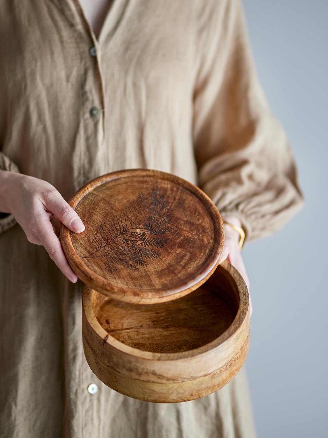 Moya Gefäß mit Deckel, Natur, FSC®100%, Mango in Nature präsentiert im Onlineshop von KAQTU Design AG. Kanne ist von Creative Collection