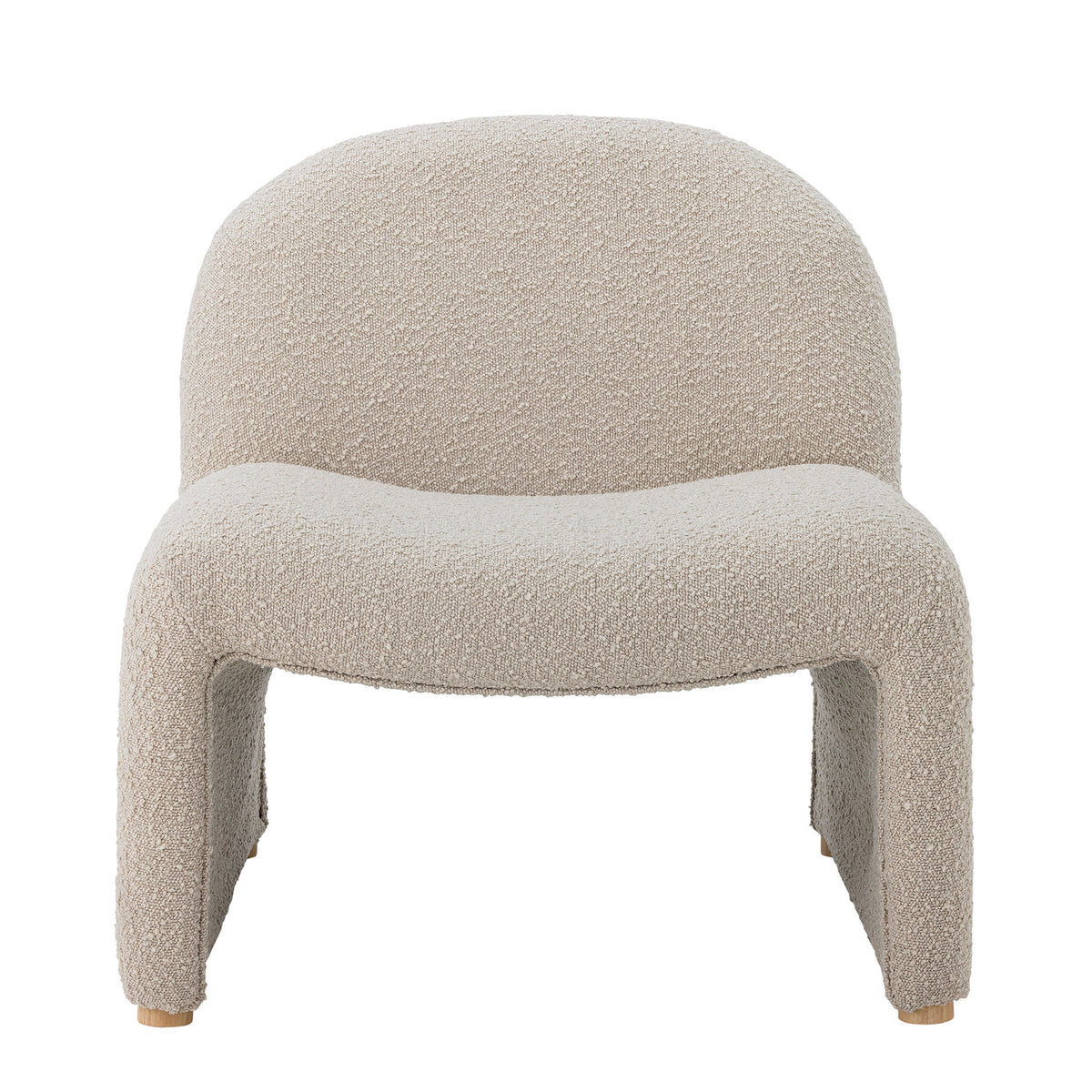 Neel Loungesessel in Weiss von Bloomingville, boucléähnlicher Stoffbezug, Gestell aus FSC® 100% Plywood mit Beinen in Natur, weiche Linienführung.