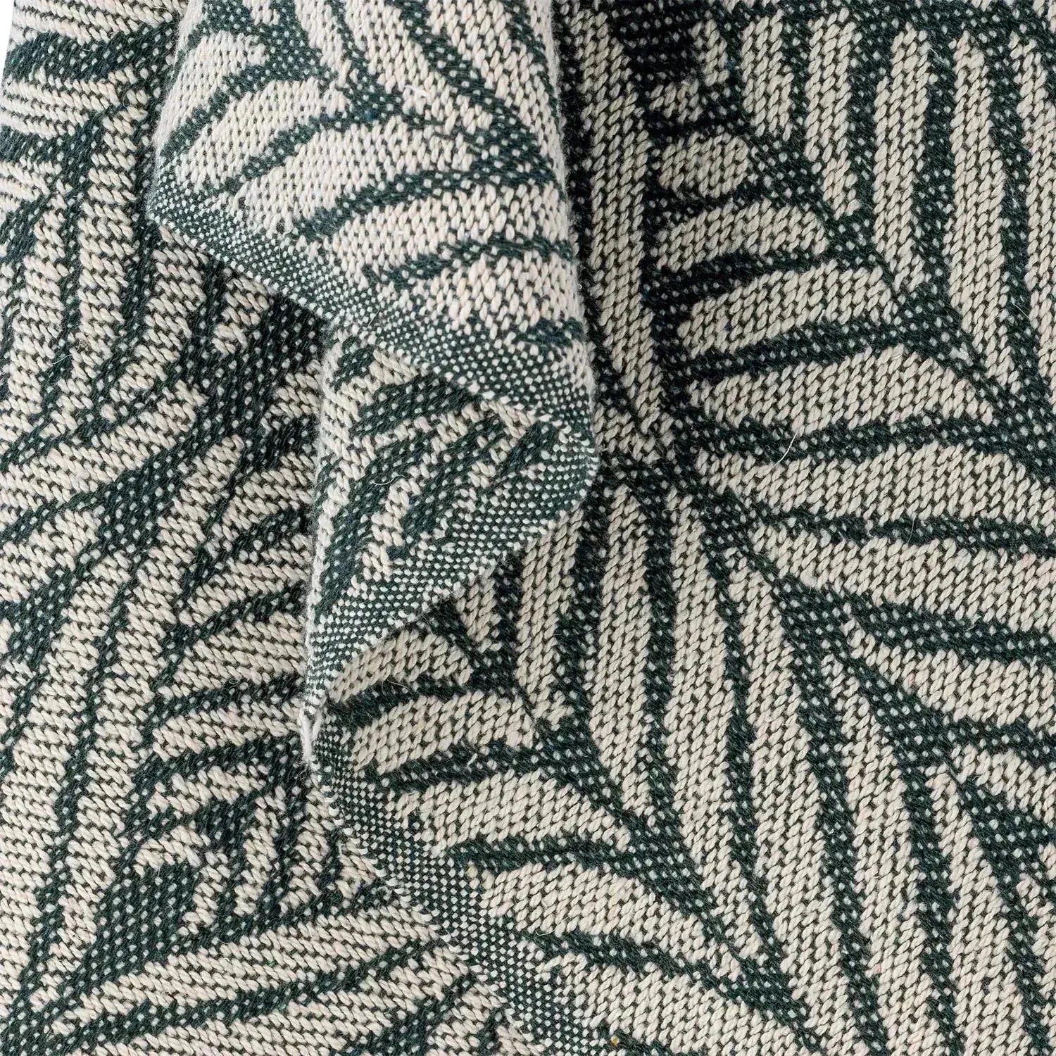 Ugento Decke, Grün, Recycelte Baumwolle in Grün präsentiert im Onlineshop von KAQTU Design AG. Bettüberwurf ist von Creative Collection