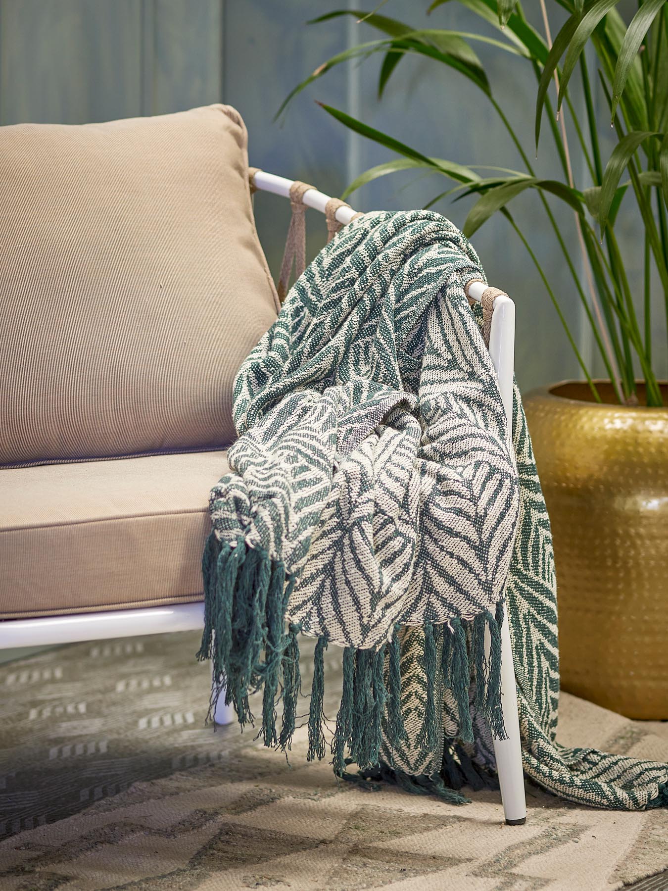 Ugento Decke, Grün, Recycelte Baumwolle in Grün präsentiert im Onlineshop von KAQTU Design AG. Bettüberwurf ist von Creative Collection