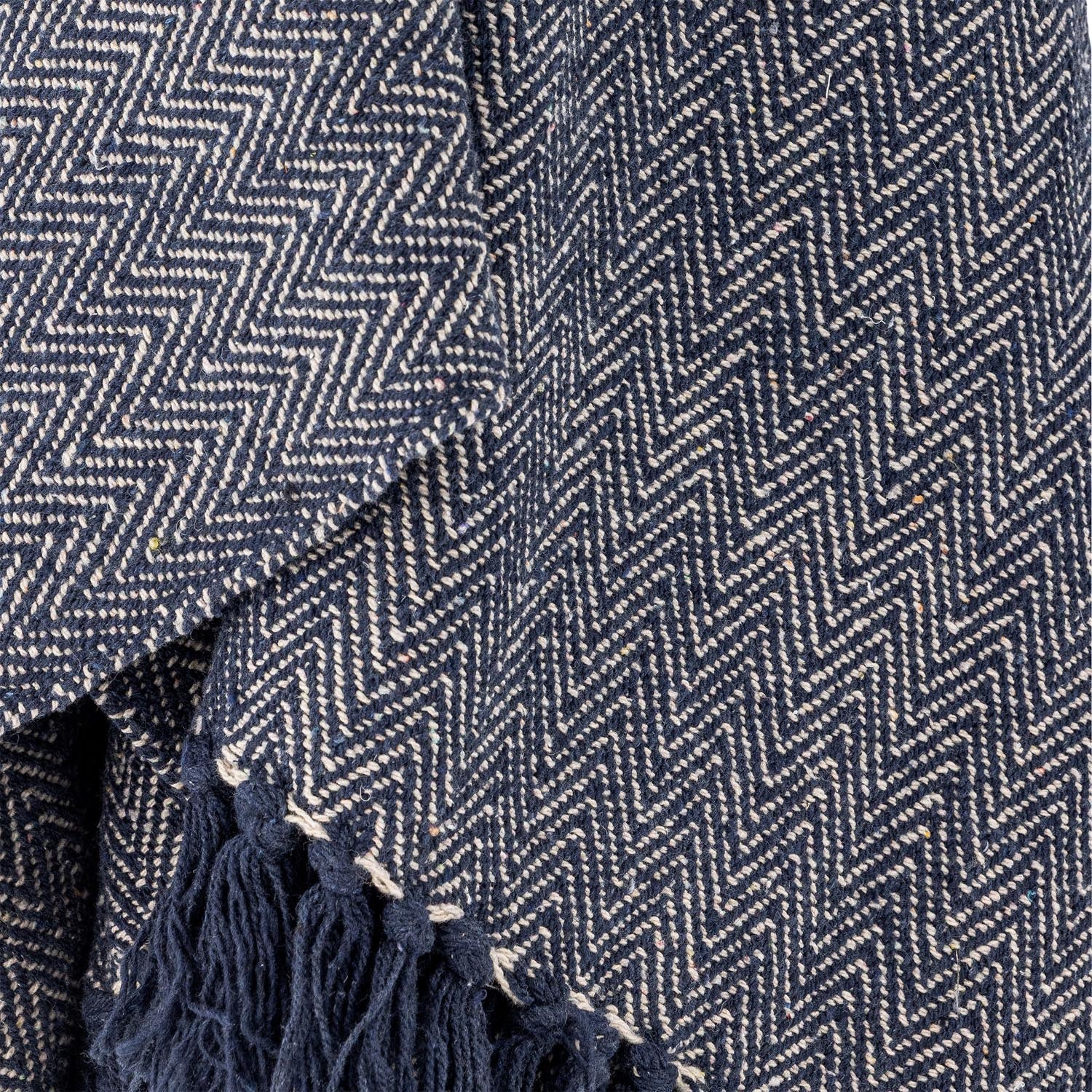 Herringbone Decke, Schwarz, Recycelte Baumwolle in Schwarz präsentiert im Onlineshop von KAQTU Design AG. Bettüberwurf ist von Creative Collection