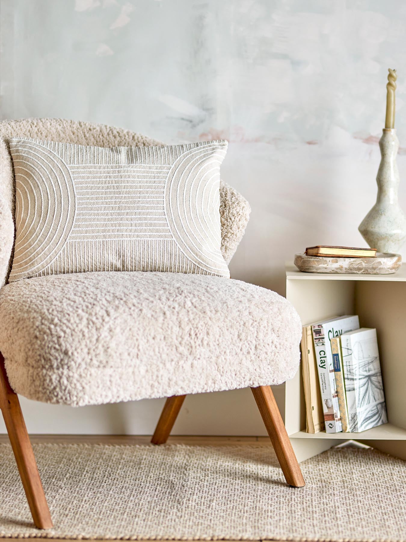 Chun Kissen, Natur, Baumwolle in Natur präsentiert im Onlineshop von KAQTU Design AG. Deko Kissen ist von Bloomingville