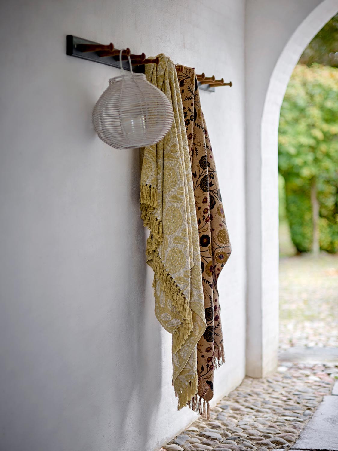 Pratello Decke, Gelb, Recycelte Baumwolle in Yellow präsentiert im Onlineshop von KAQTU Design AG. Bettüberwurf ist von Bloomingville