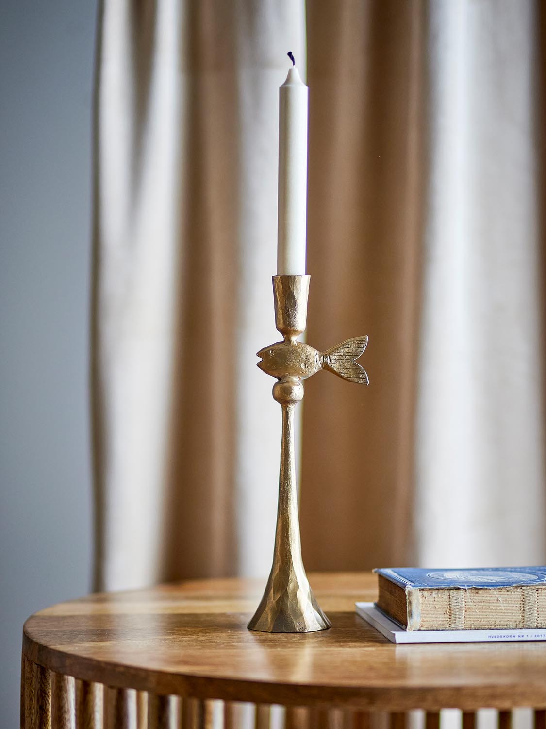 Capet Kerzenhalter, Brass, Metall in Brass präsentiert im Onlineshop von KAQTU Design AG. Kerzenständer ist von Creative Collection