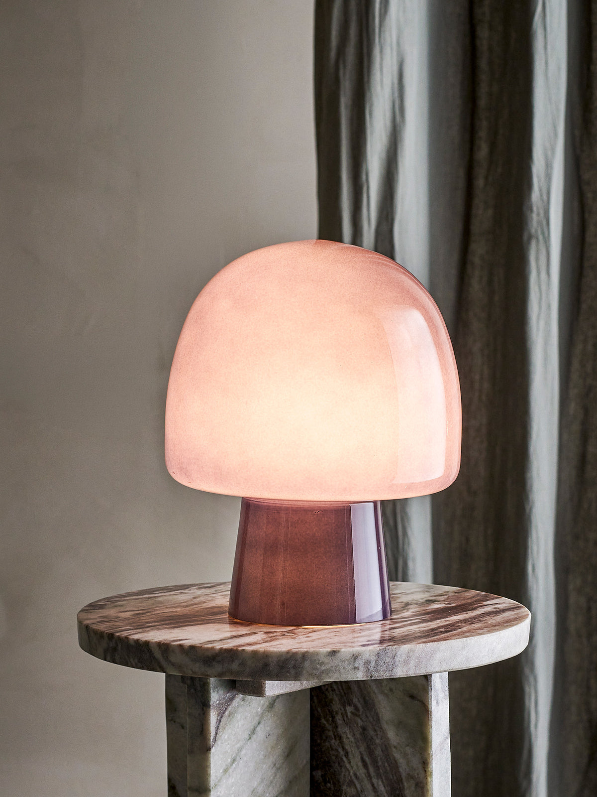 Paddy Tischlampe, Blue, Glas in Blau präsentiert im Onlineshop von KAQTU Design AG. Tischleuchte ist von Bloomingville