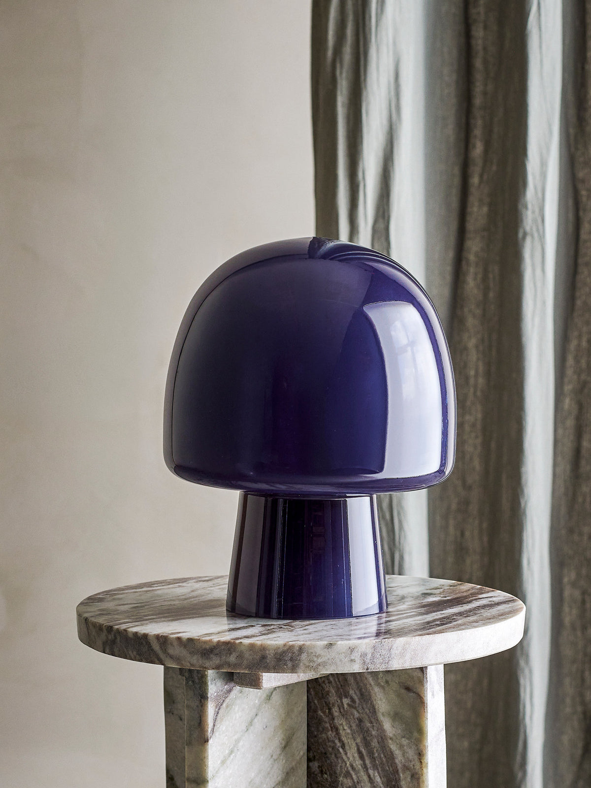 Paddy Tischlampe, Blue, Glas in Blau präsentiert im Onlineshop von KAQTU Design AG. Tischleuchte ist von Bloomingville