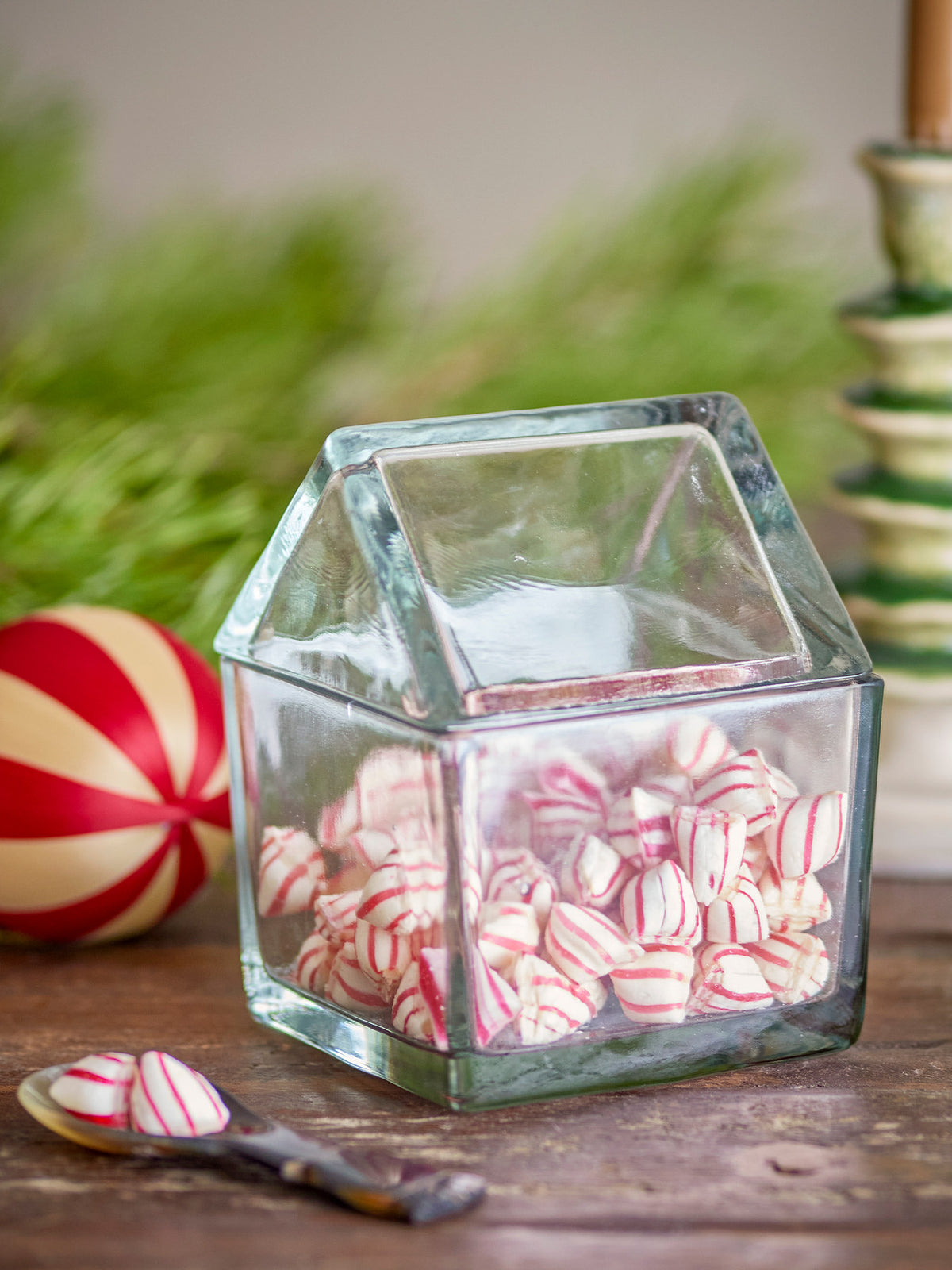 Elius Gefäss mit Deckel, Klar, Recyceltes Glas in Klar präsentiert im Onlineshop von KAQTU Design AG. Krug ist von Bloomingville