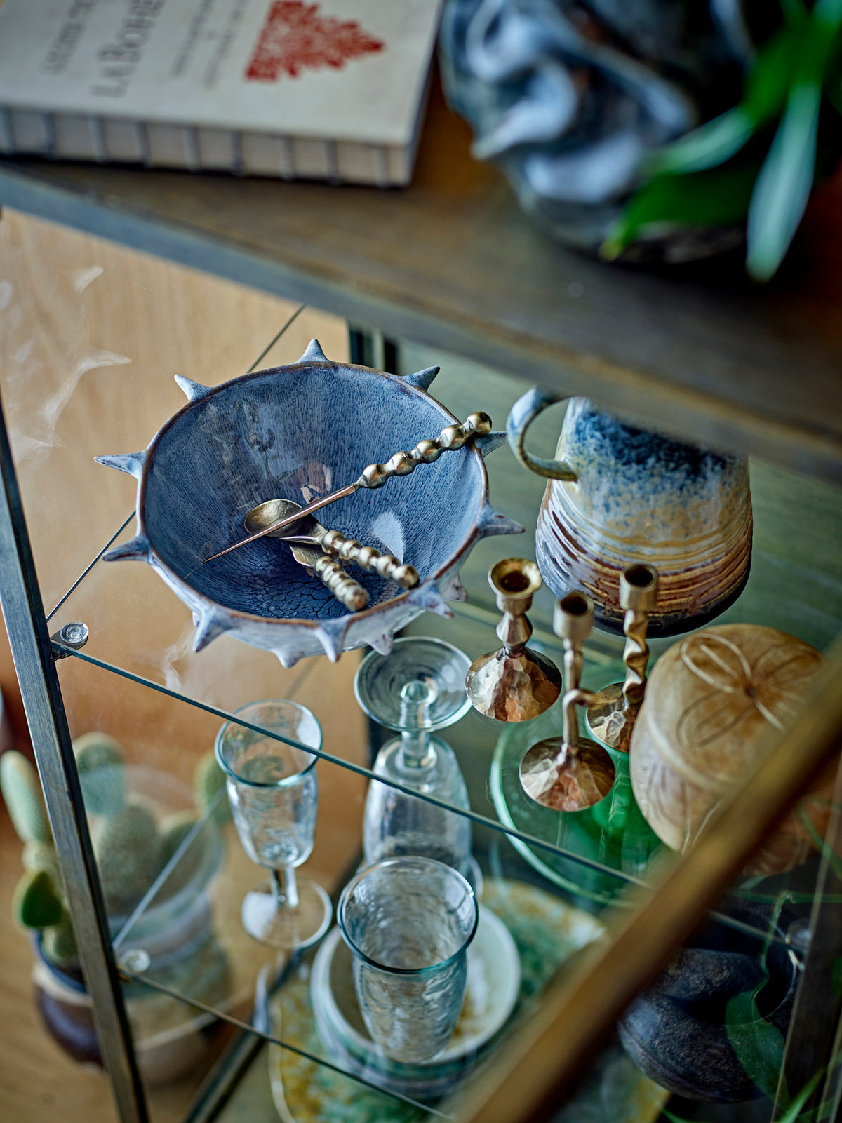 Haolin Käse-Utensilien, Brass, Metall in Messing präsentiert im Onlineshop von KAQTU Design AG. Käsezubehör ist von Bloomingville
