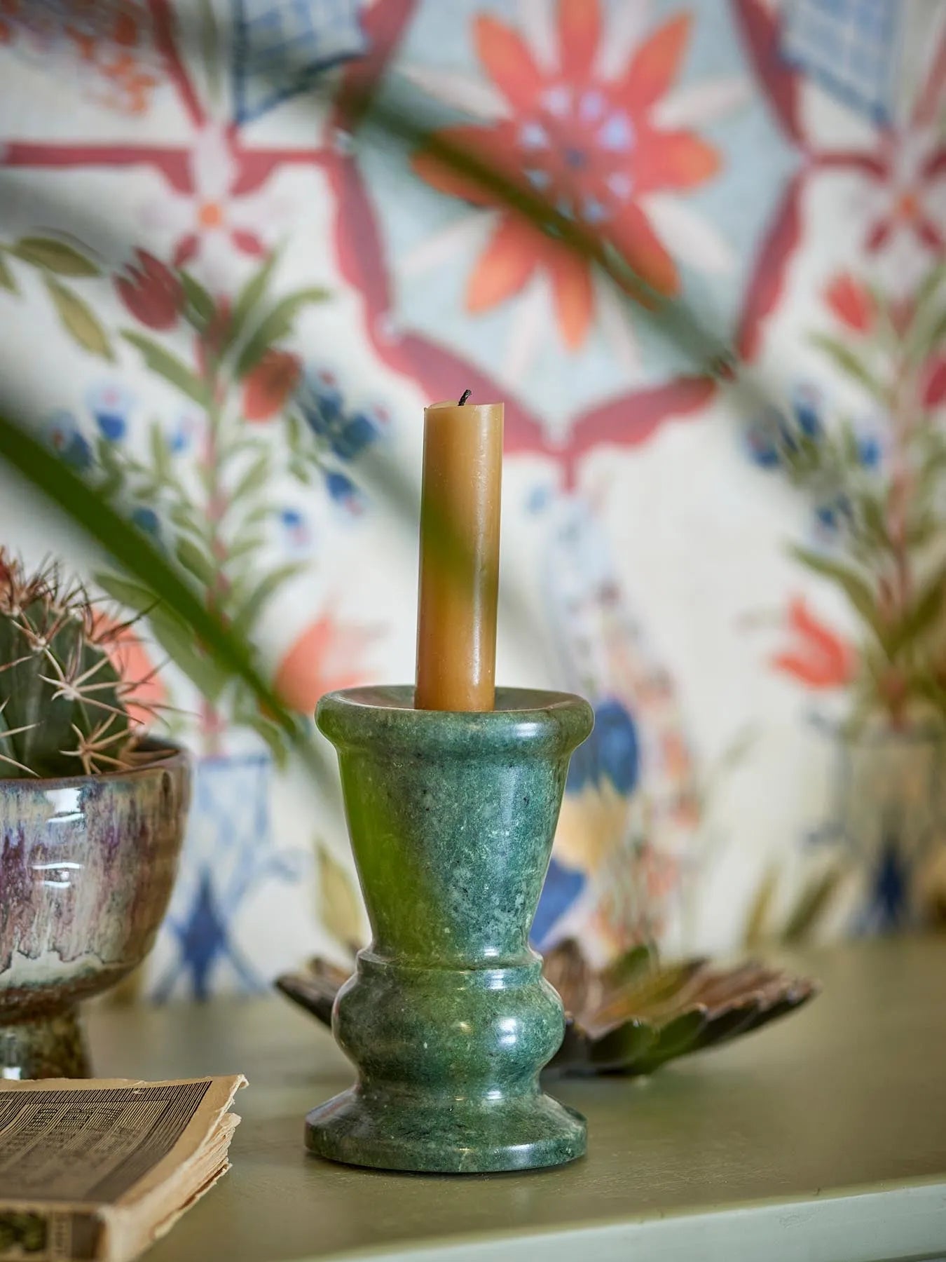 Sicilia Kerzenhalter, Grün, Marmor in Grün präsentiert im Onlineshop von KAQTU Design AG. Kerzenständer ist von Creative Collection