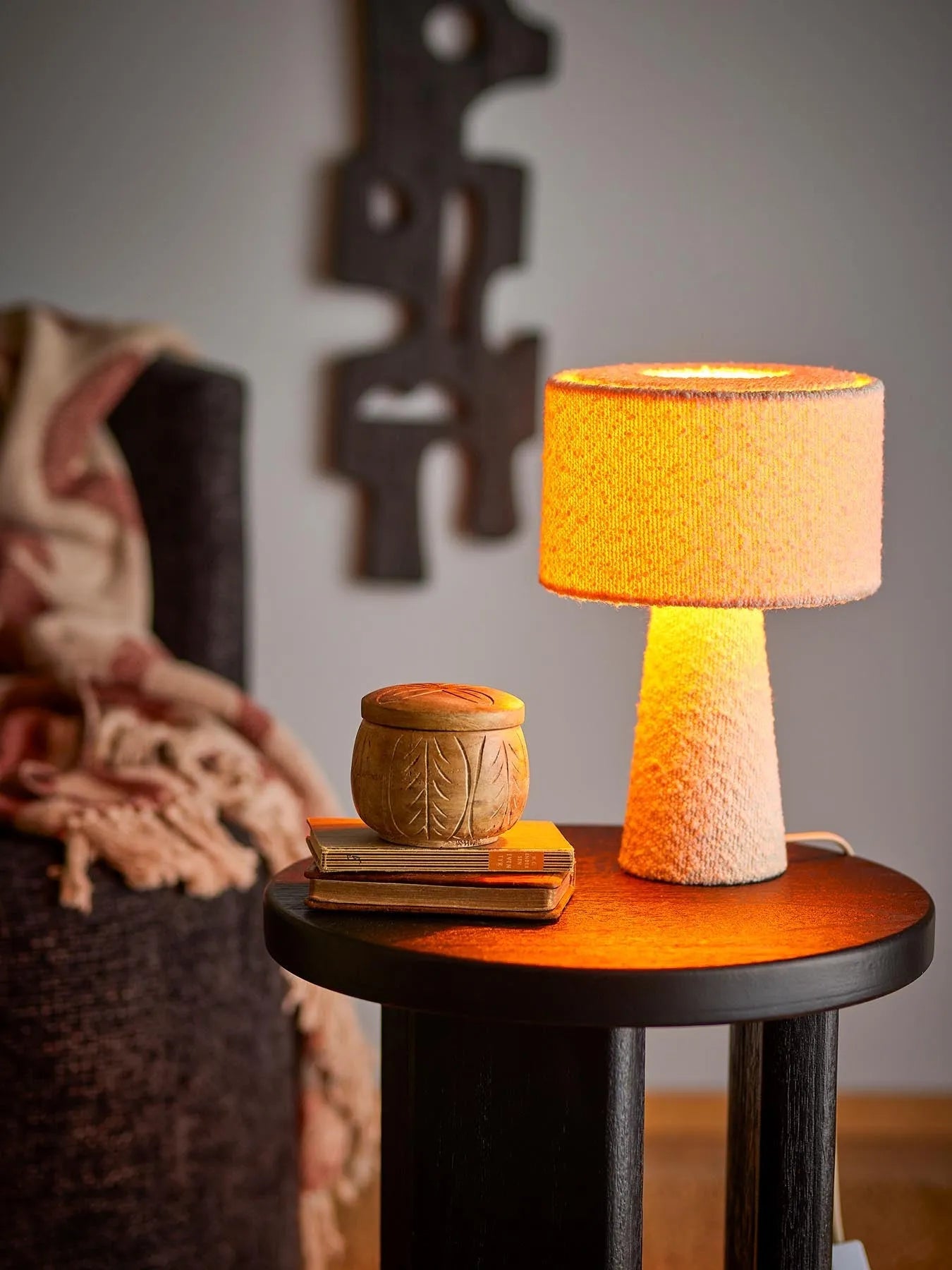 Emmie Tischlampe, Weiß, Polyester in Weiß präsentiert im Onlineshop von KAQTU Design AG. Tischleuchte ist von Bloomingville