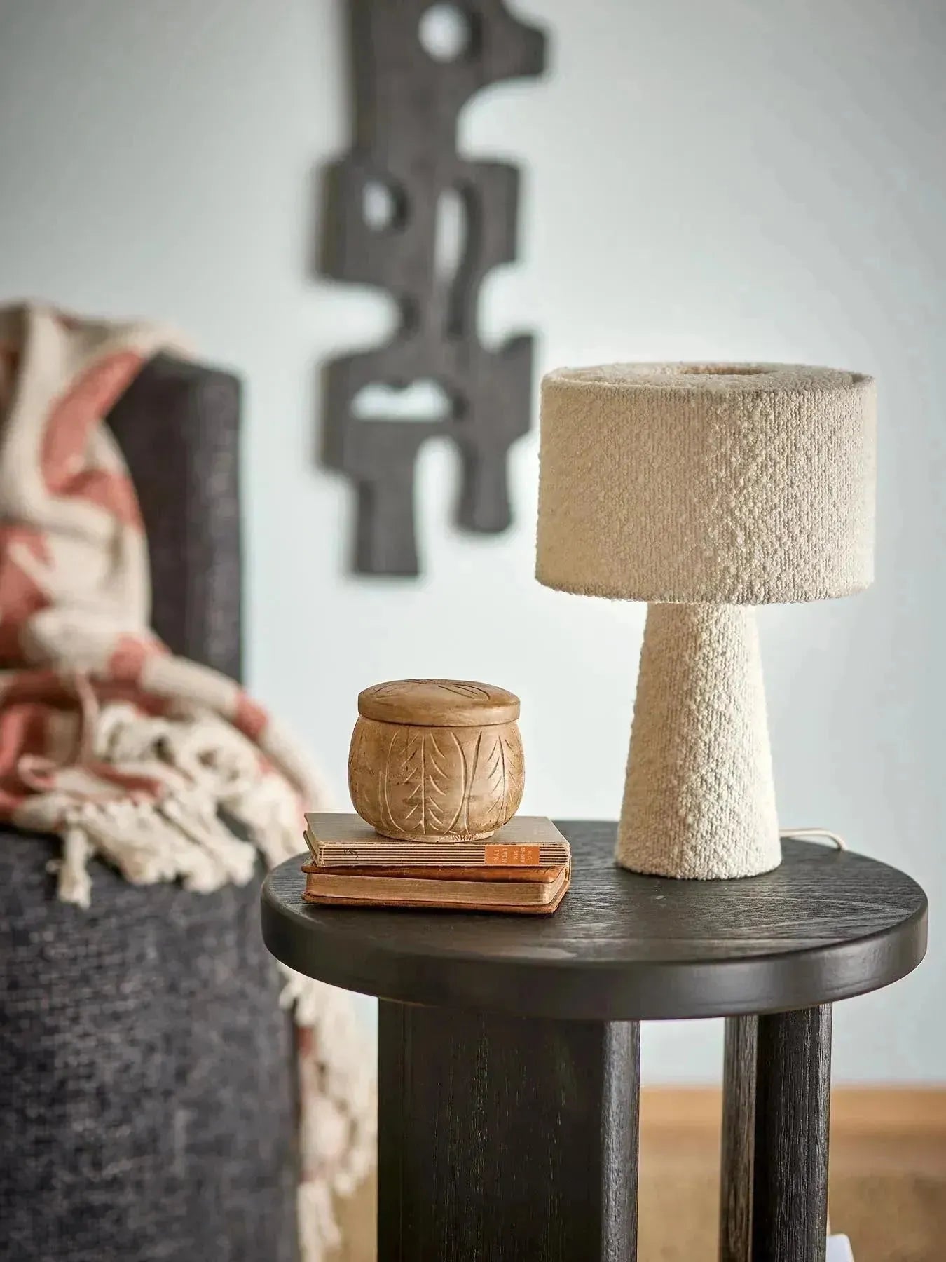 Emmie Tischlampe, Weiß, Polyester in Weiß präsentiert im Onlineshop von KAQTU Design AG. Tischleuchte ist von Bloomingville