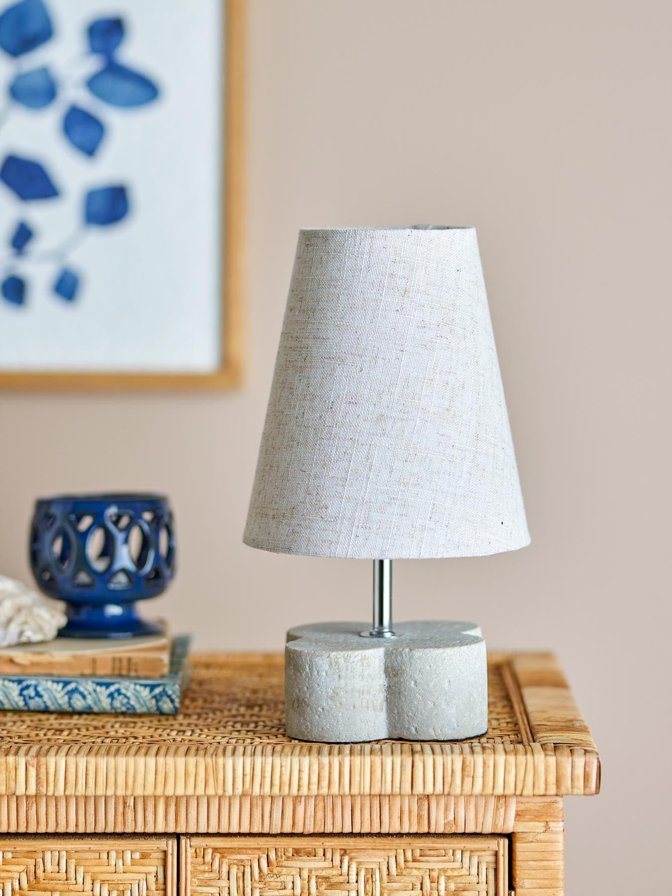 Foglio Tischlampe, Natur, Polyresin in Natur präsentiert im Onlineshop von KAQTU Design AG. Tischleuchte ist von Creative Collection