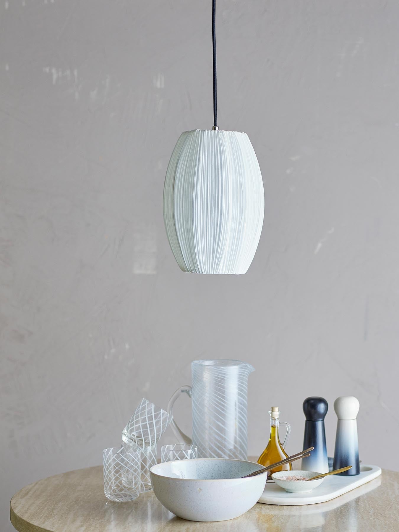 Pica Hängeleuchte, Weiß, Polyester in Weiß präsentiert im Onlineshop von KAQTU Design AG. Pendelleuchte ist von Bloomingville