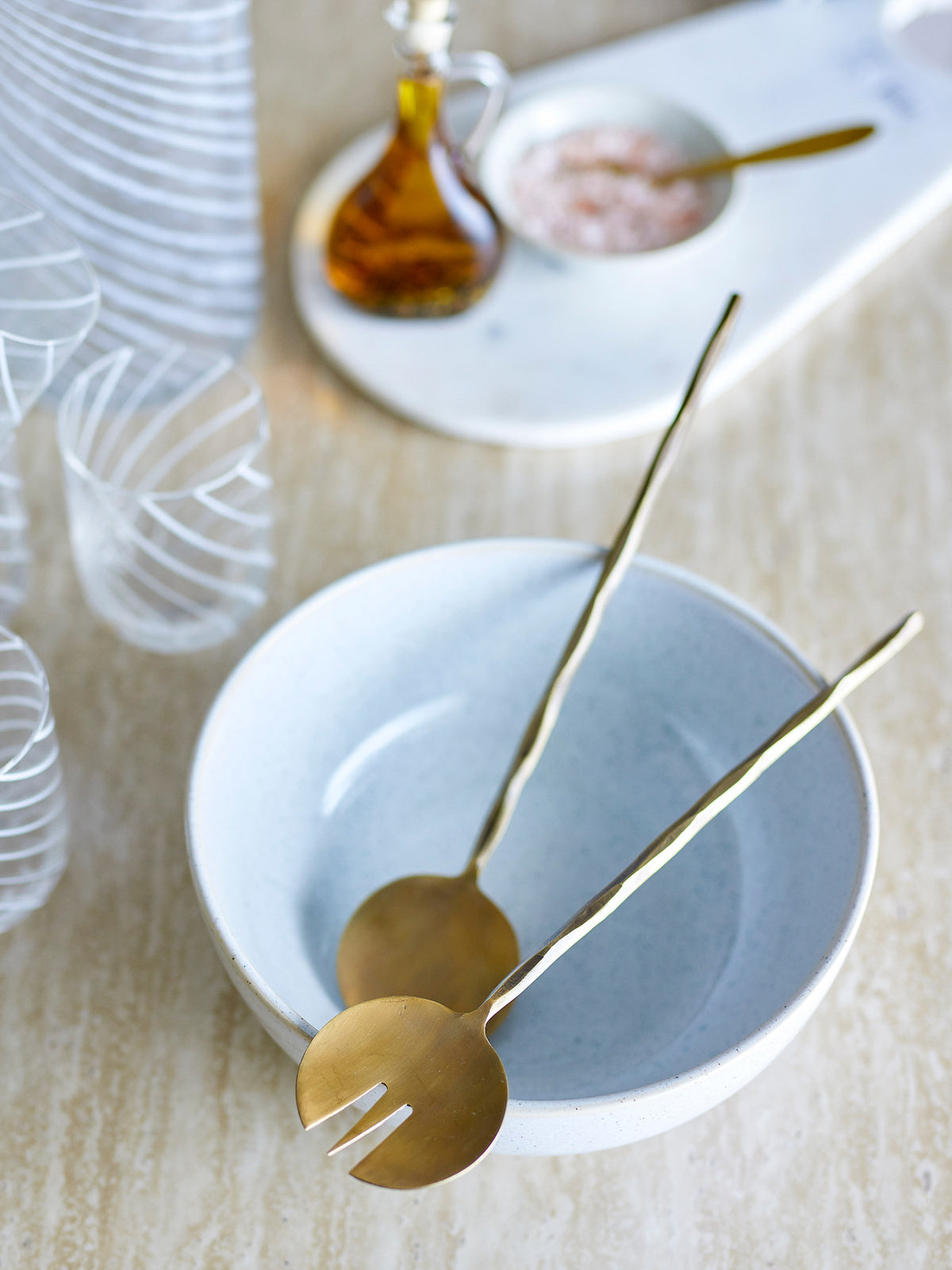 Gaith Salatbesteck, Brass, Messing in Messing präsentiert im Onlineshop von KAQTU Design AG. Käsezubehör ist von Bloomingville