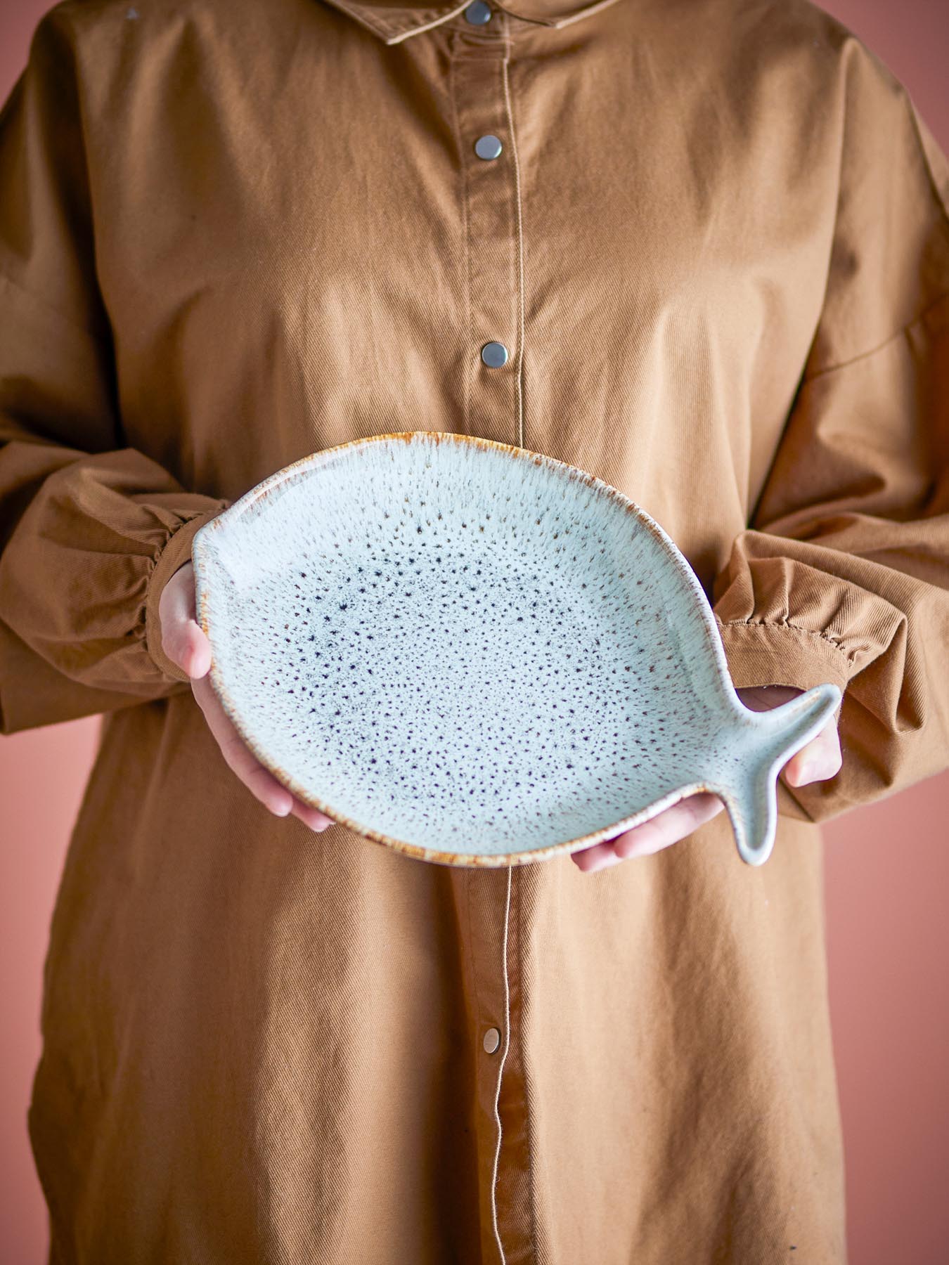 Fleur Servierplatte, Natur, Steingut in Natur präsentiert im Onlineshop von KAQTU Design AG. Tablett ist von Creative Collection
