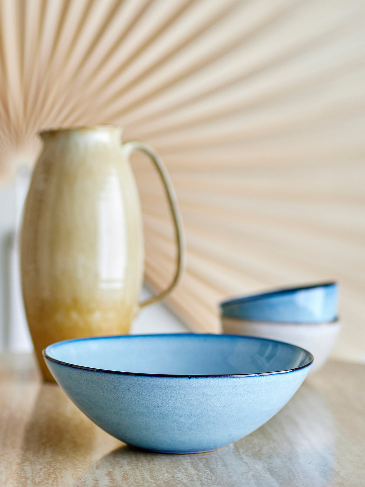 Sandrine Schale, Blau, Steingut in Blue präsentiert im Onlineshop von KAQTU Design AG. Schale ist von Bloomingville