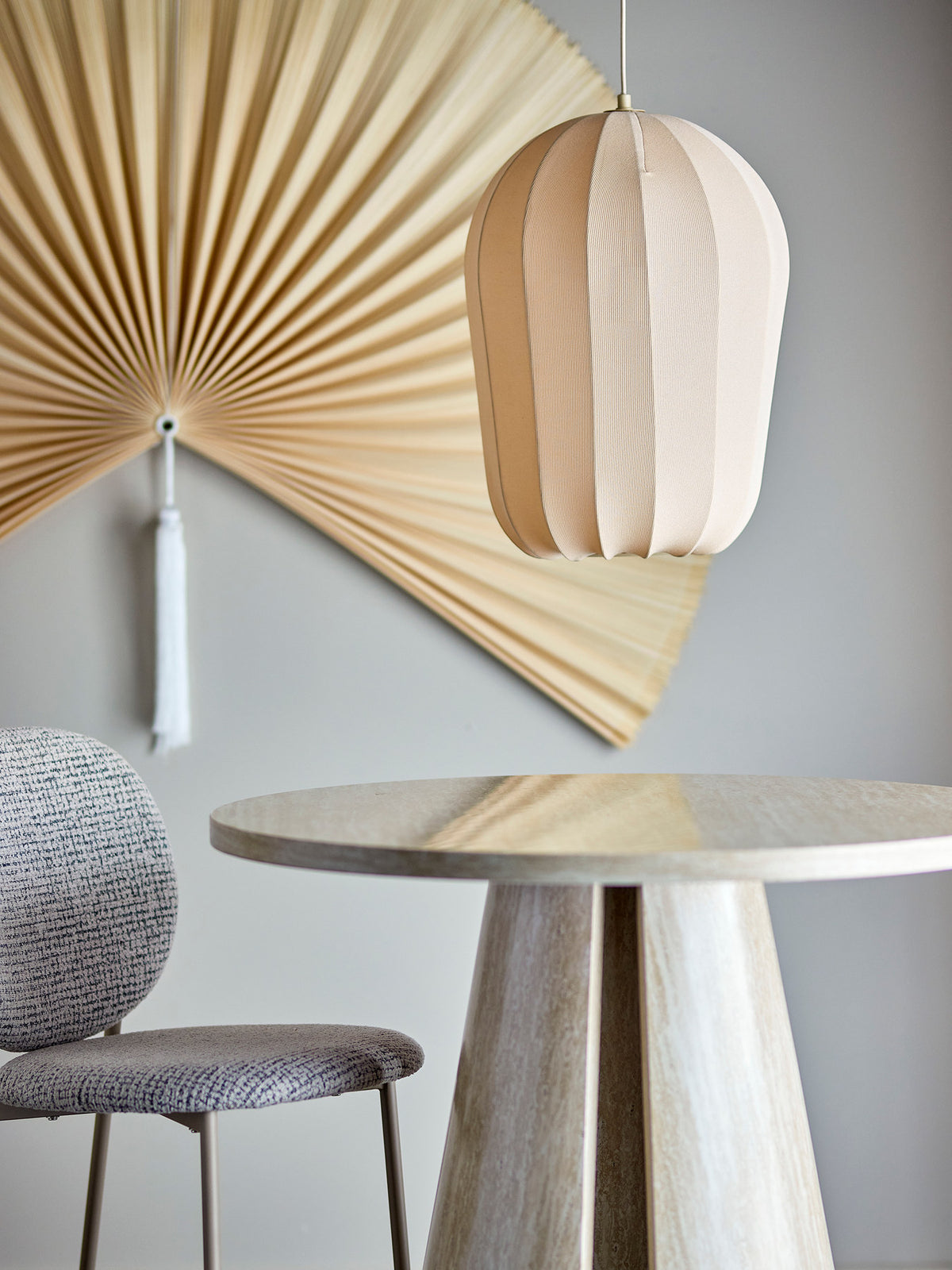 Naluna Hängeleuchte, Natur, Polyester in Nature präsentiert im Onlineshop von KAQTU Design AG. Pendelleuchte ist von Bloomingville