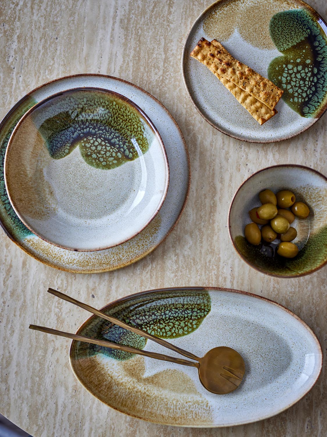 Jules Schale, Grün, Steingut in Green präsentiert im Onlineshop von KAQTU Design AG. Schale ist von Bloomingville