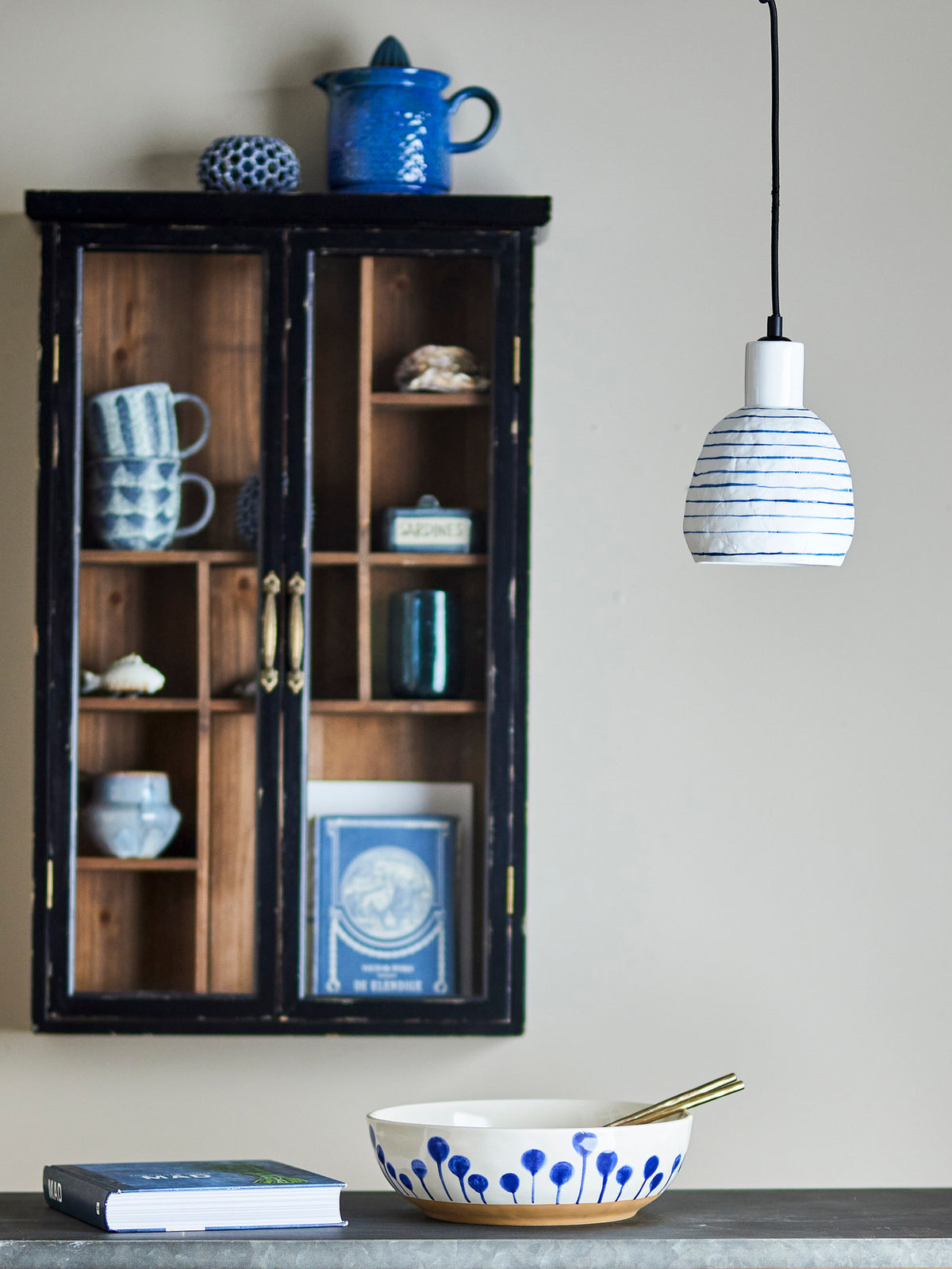 Elga Hängeleuchte, Weiss, Steingut in White präsentiert im Onlineshop von KAQTU Design AG. Pendelleuchte ist von Creative Collection
