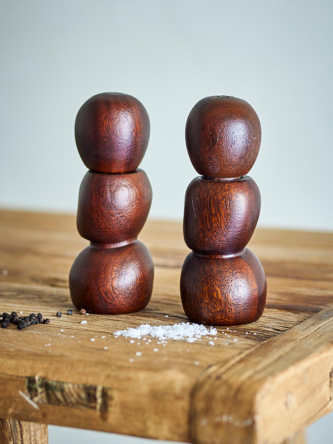 Salvi Salz- und Pfeffermühle, Braun, Akazie in Brown präsentiert im Onlineshop von KAQTU Design AG. Käsezubehör ist von Bloomingville