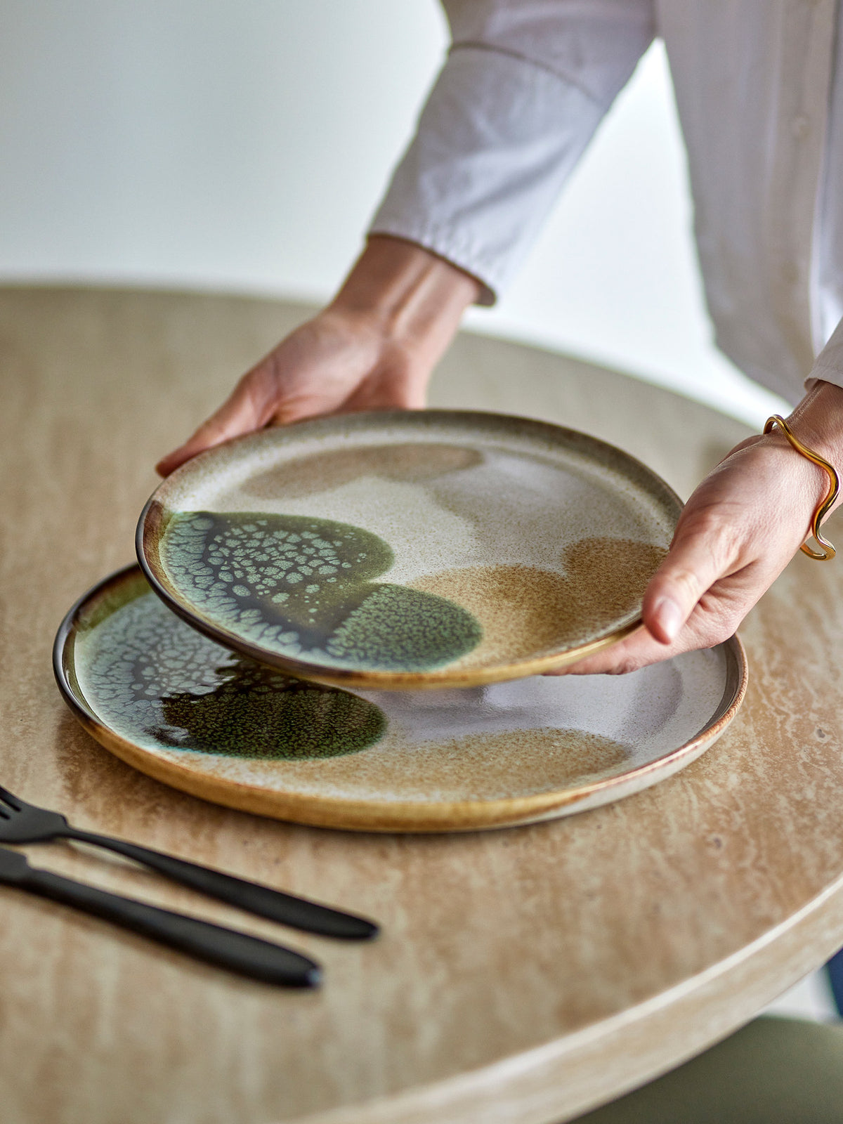 Jules Frühstück Set, Grün, Steingut in Green präsentiert im Onlineshop von KAQTU Design AG. Geschirr ist von Bloomingville