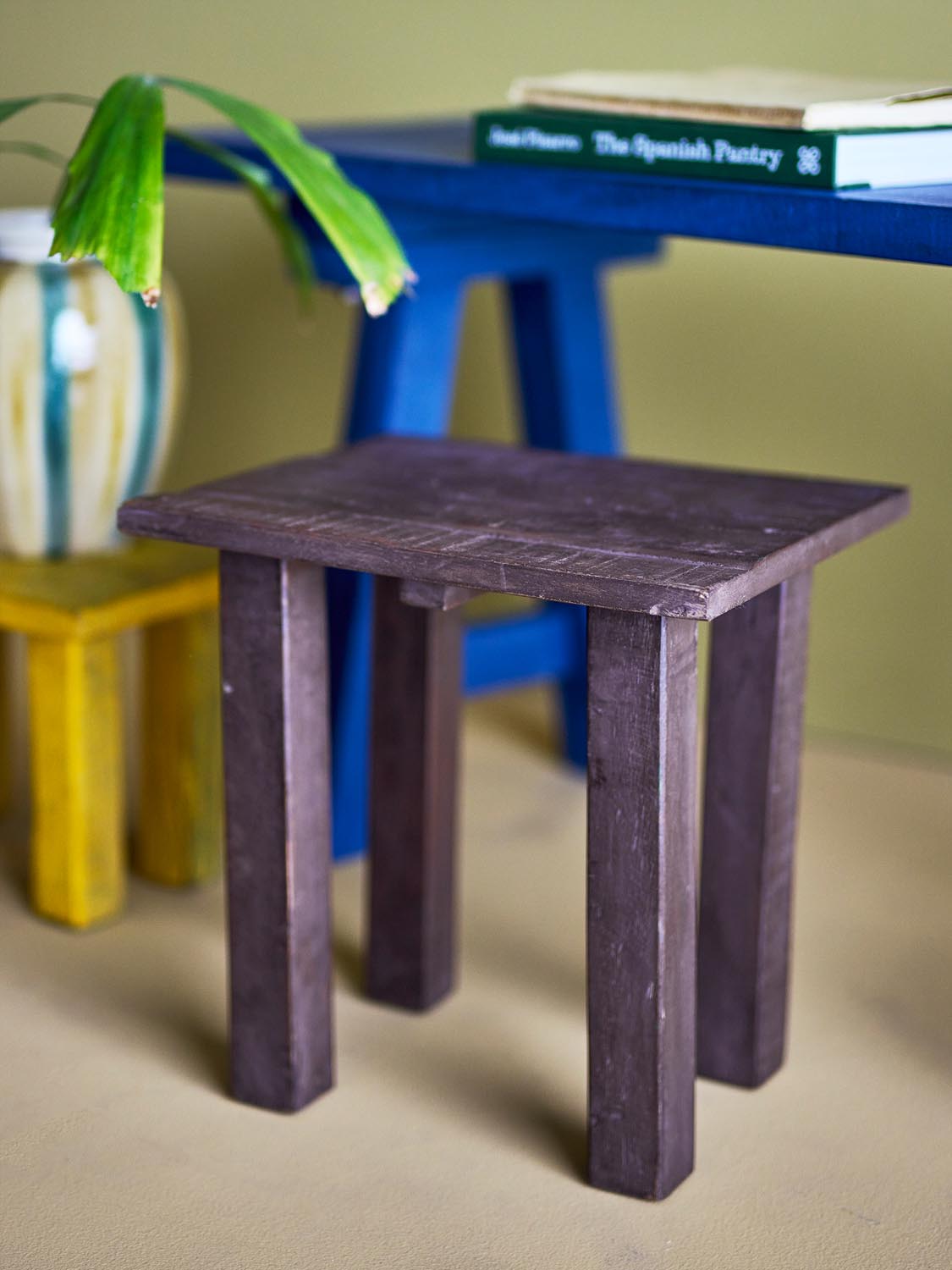 Porir Sockel, Braun, Recyceltes Holz in Brown präsentiert im Onlineshop von KAQTU Design AG. Kunstgegenstände ist von Creative Collection