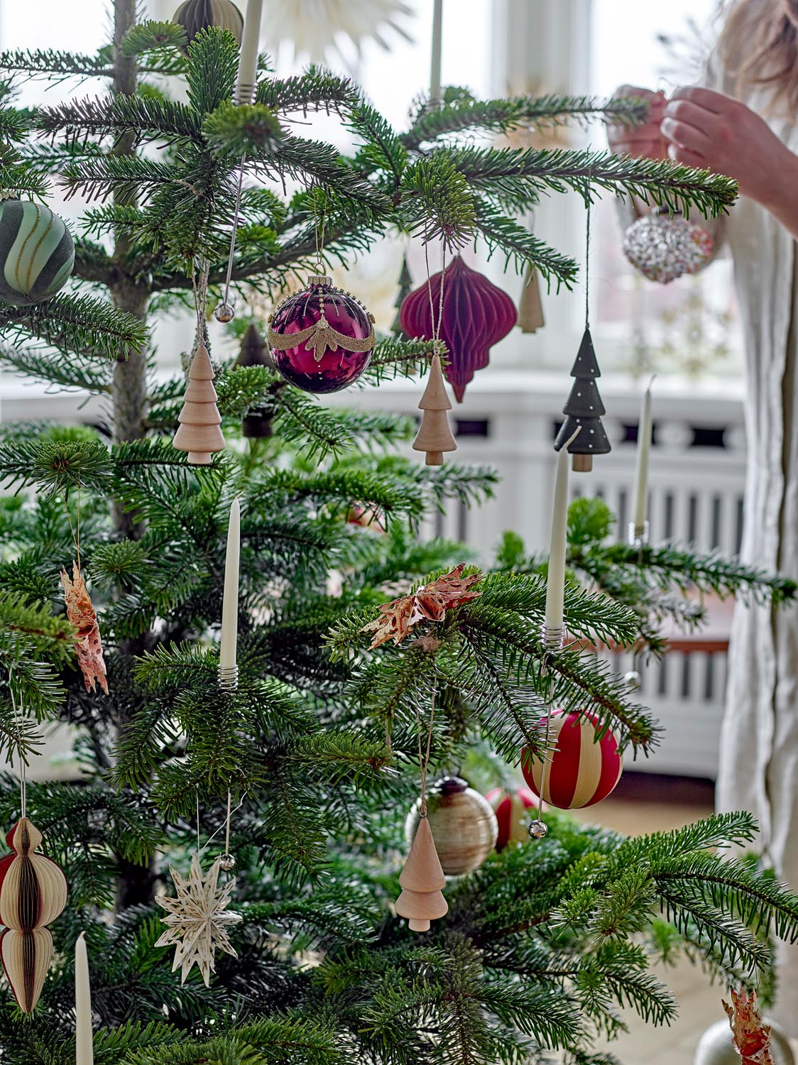 Tinkle Ornament, Rot, FSC®Mix, Paper in Red präsentiert im Onlineshop von KAQTU Design AG. Ornament ist von Bloomingville