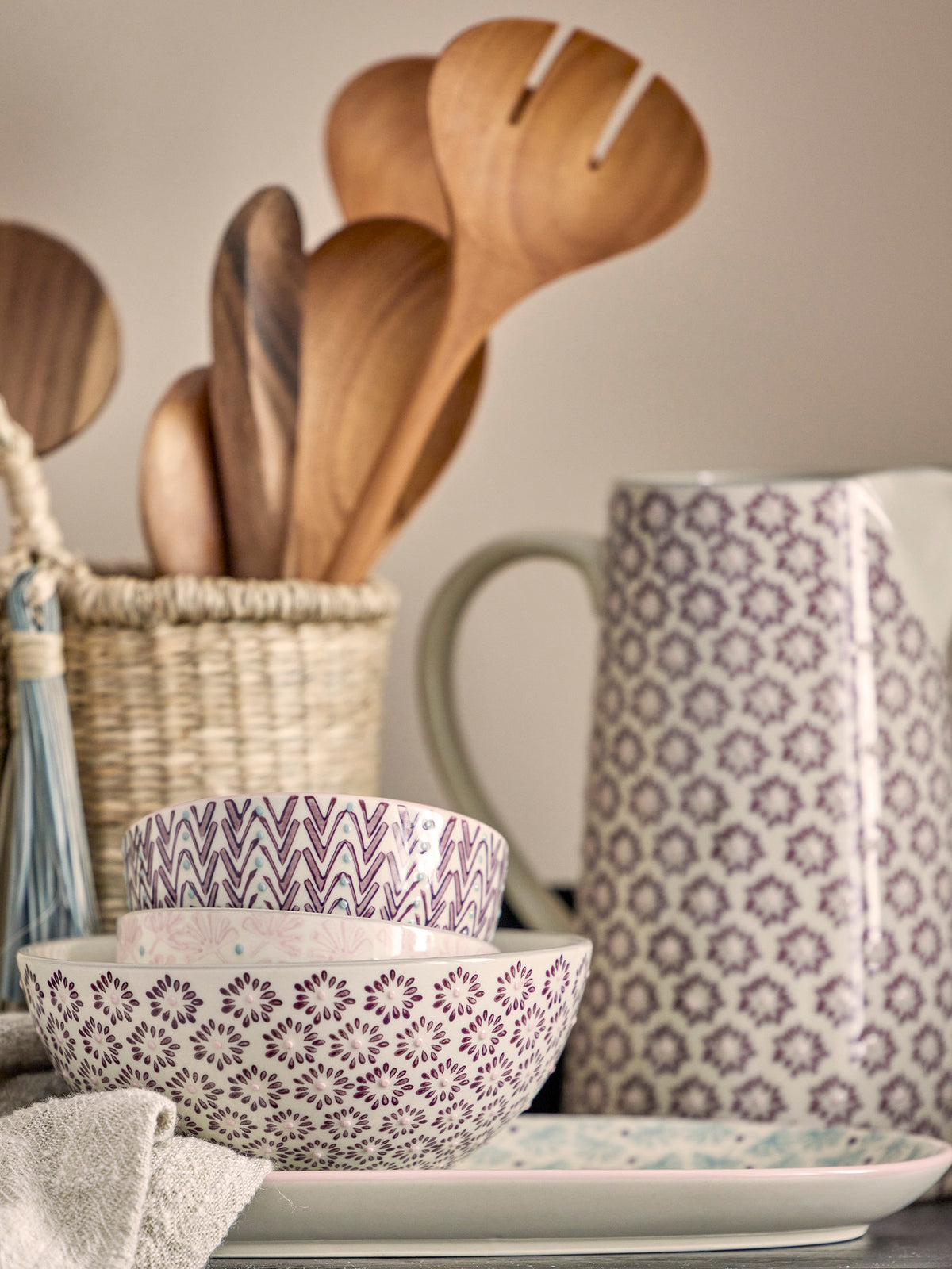 Maya Schale, Bunt, Steingut in Multi präsentiert im Onlineshop von KAQTU Design AG. Schale ist von Bloomingville