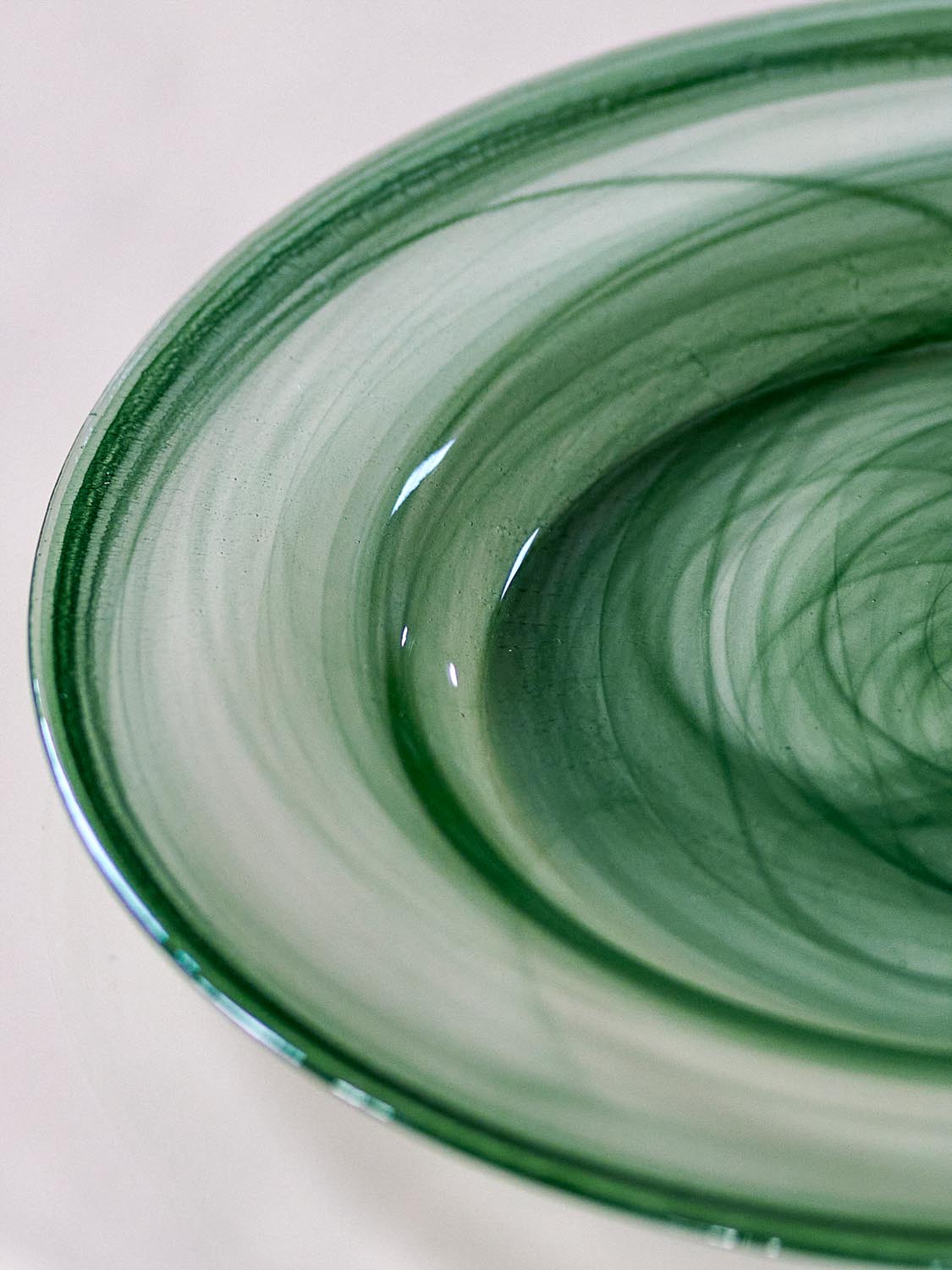 Amelie Teller, Grün, Glas in Green präsentiert im Onlineshop von KAQTU Design AG. Teller ist von Bloomingville