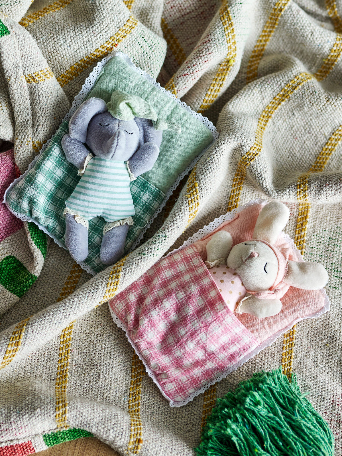 Elie Puppe, Bunt, Polyester in Multi präsentiert im Onlineshop von KAQTU Design AG. Plüschtier Kids ist von Bloomingville Mini