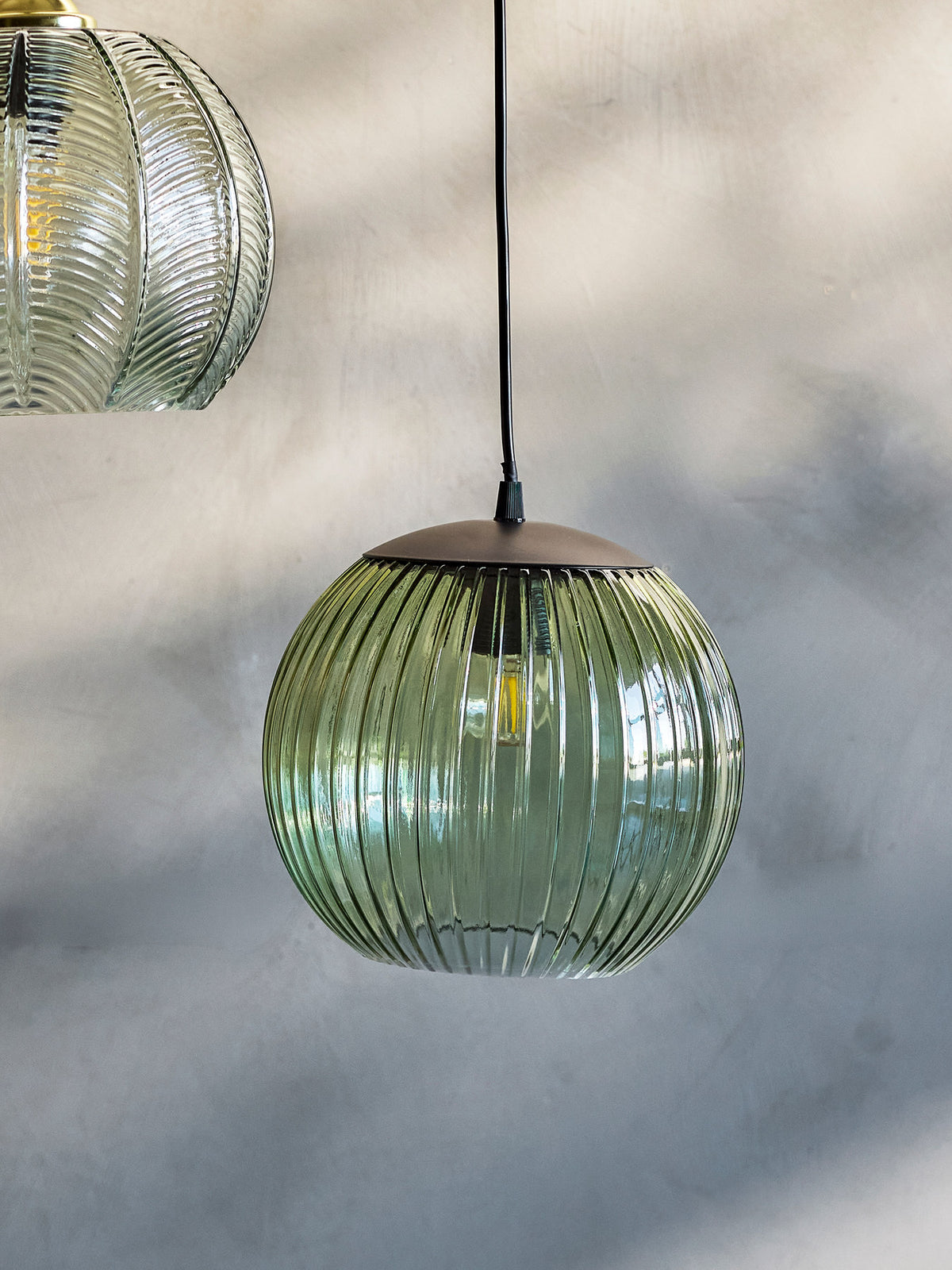 Sybia Hängeleuchte, Grün, Glas in Green präsentiert im Onlineshop von KAQTU Design AG. Pendelleuchte ist von Bloomingville