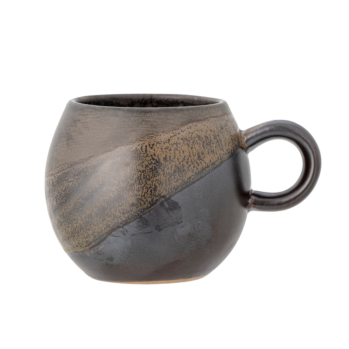Paula Tasse, Braun, Steingut in Braun präsentiert im Onlineshop von KAQTU Design AG. Tasse ist von Bloomingville