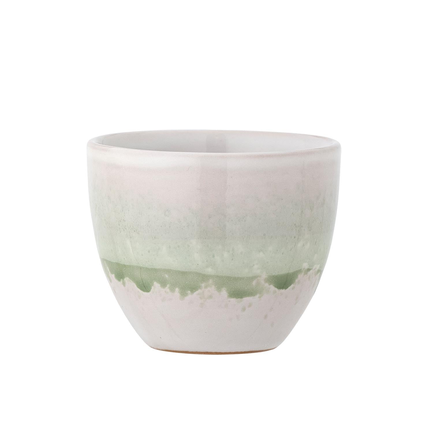 Entdecken Sie die Paula Tasse von Bloomingville – eine grüne Steinguttasse, die durch ihre individuelle Glasur und elegantes Design besticht. Ideal für jeden Anlass!