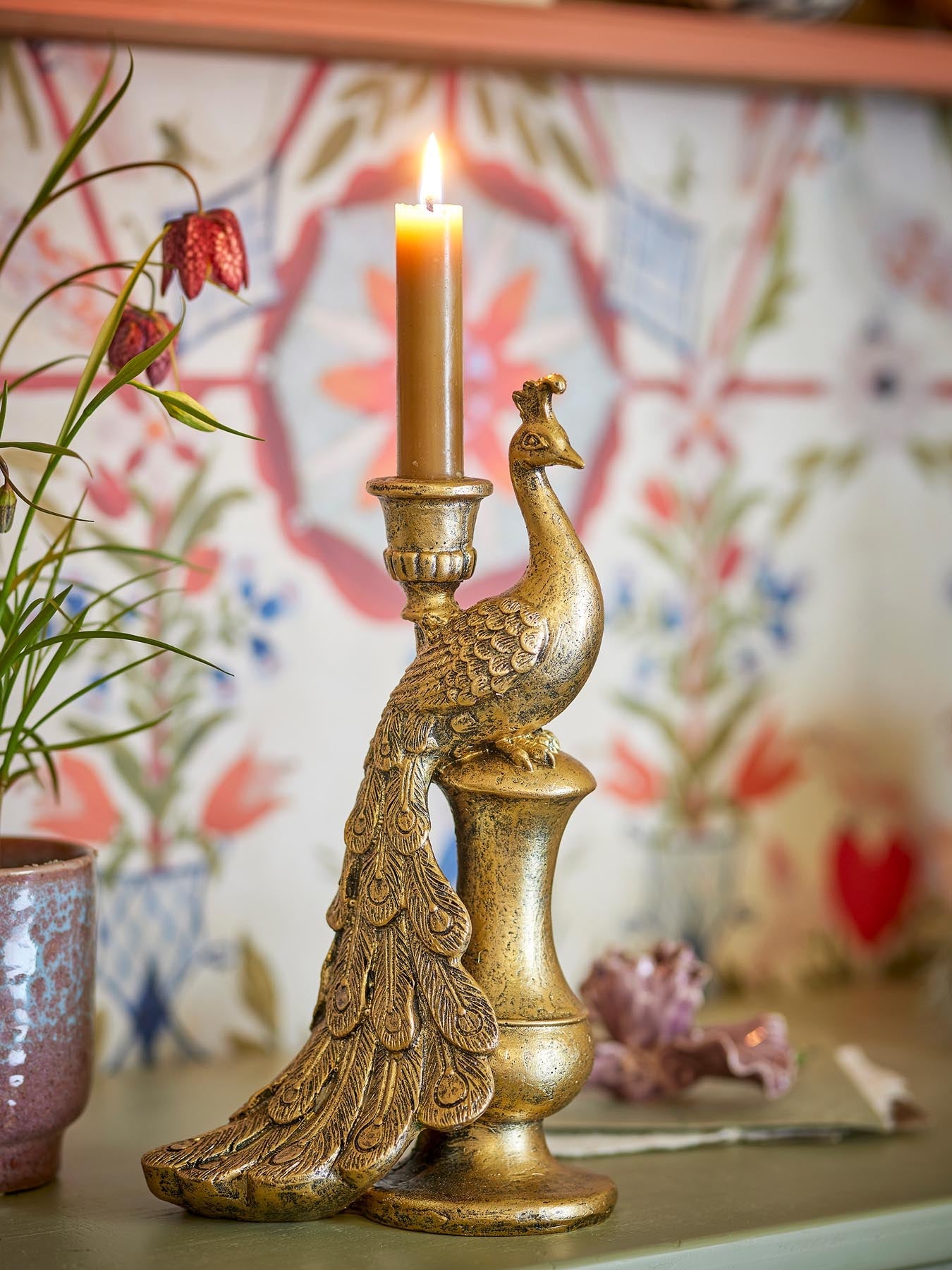 Tausi Kerzenhalter, Gold, Polyresin in Gold präsentiert im Onlineshop von KAQTU Design AG. Teelichthalter ist von Creative Collection