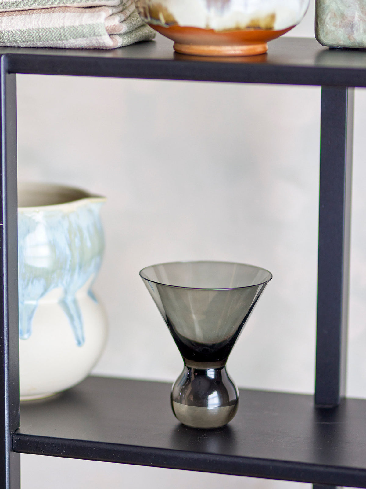 Corliss Cocktailglas, Grau, Glas in Grau präsentiert im Onlineshop von KAQTU Design AG. Cocktailgläser ist von Bloomingville