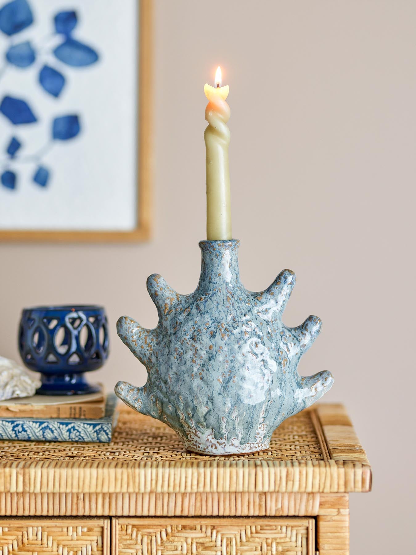 Bridget Kerzenhalter, Grau, Steingut in Grau präsentiert im Onlineshop von KAQTU Design AG. Podest ist von Creative Collection