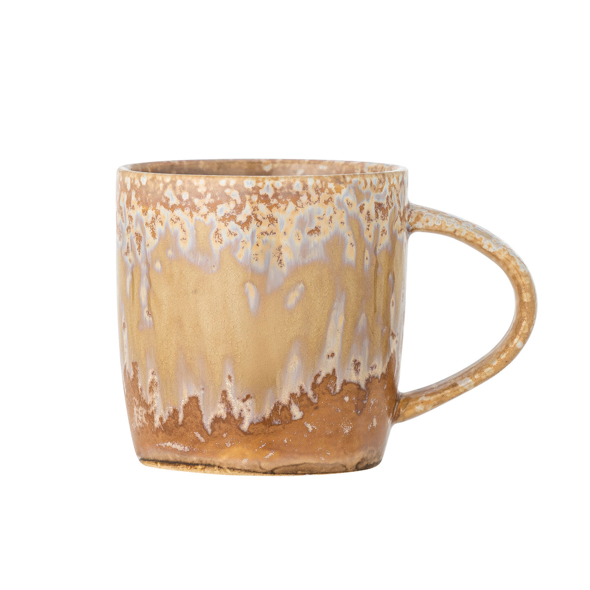 Beiger Becher Milani aus Steingut von Bloomingville mit reaktiver Glasur, runder Form und leichtem Farbenspiel auf der Oberfläche.