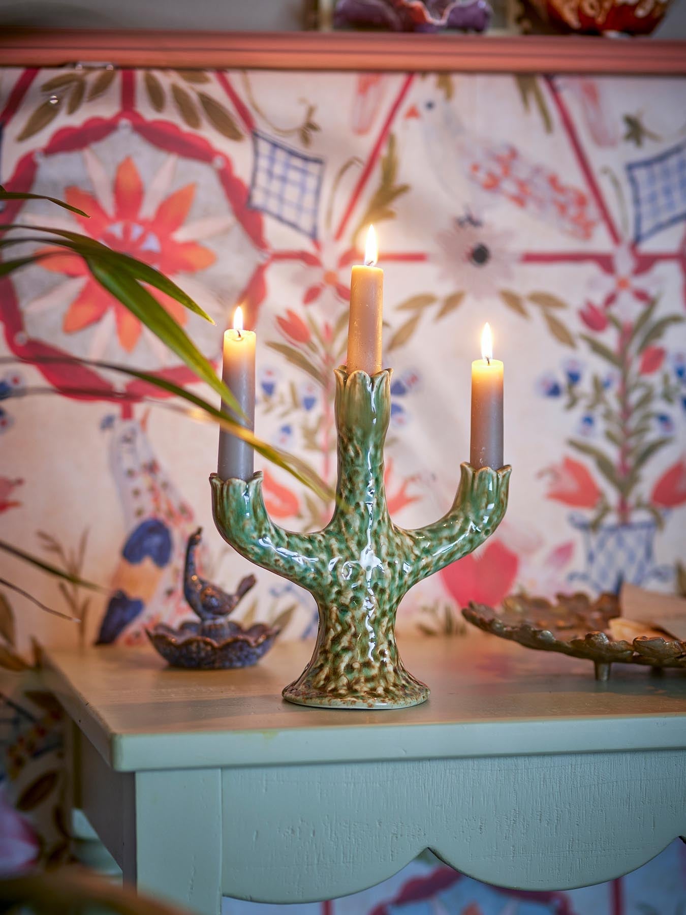 Cyrill Kerzenhalter, Grün, Steingut in Grün präsentiert im Onlineshop von KAQTU Design AG. Kerzenständer ist von Creative Collection