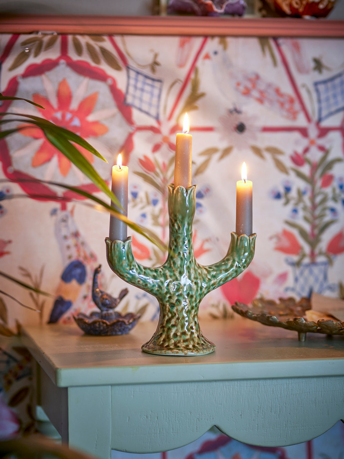 Cyrill Kerzenhalter, Grün, Steingut in Grün präsentiert im Onlineshop von KAQTU Design AG. Kerzenständer ist von Creative Collection