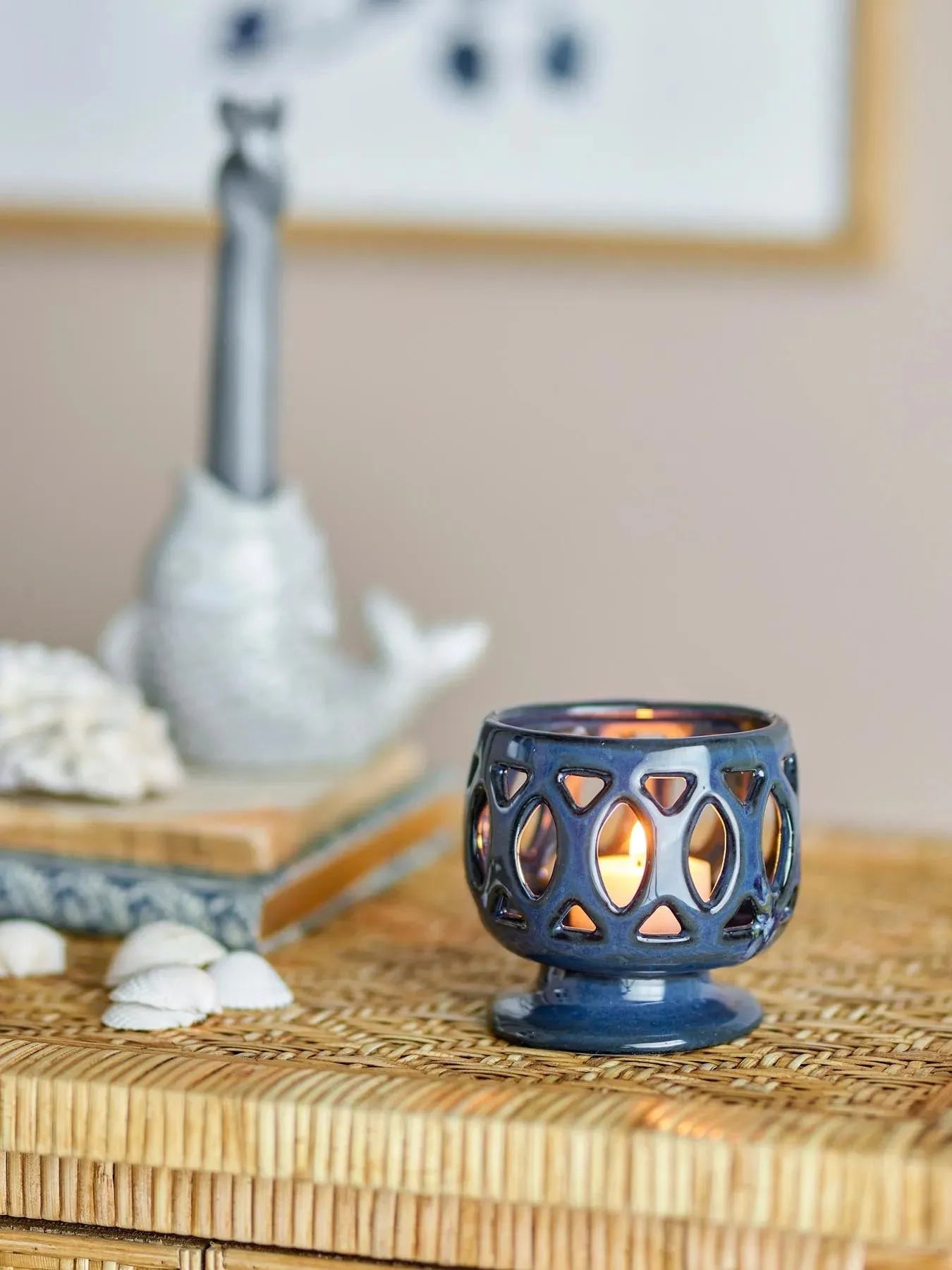 Patty Teelichthalter, Blau, Steingut in Blau präsentiert im Onlineshop von KAQTU Design AG. Kerzenständer ist von Creative Collection