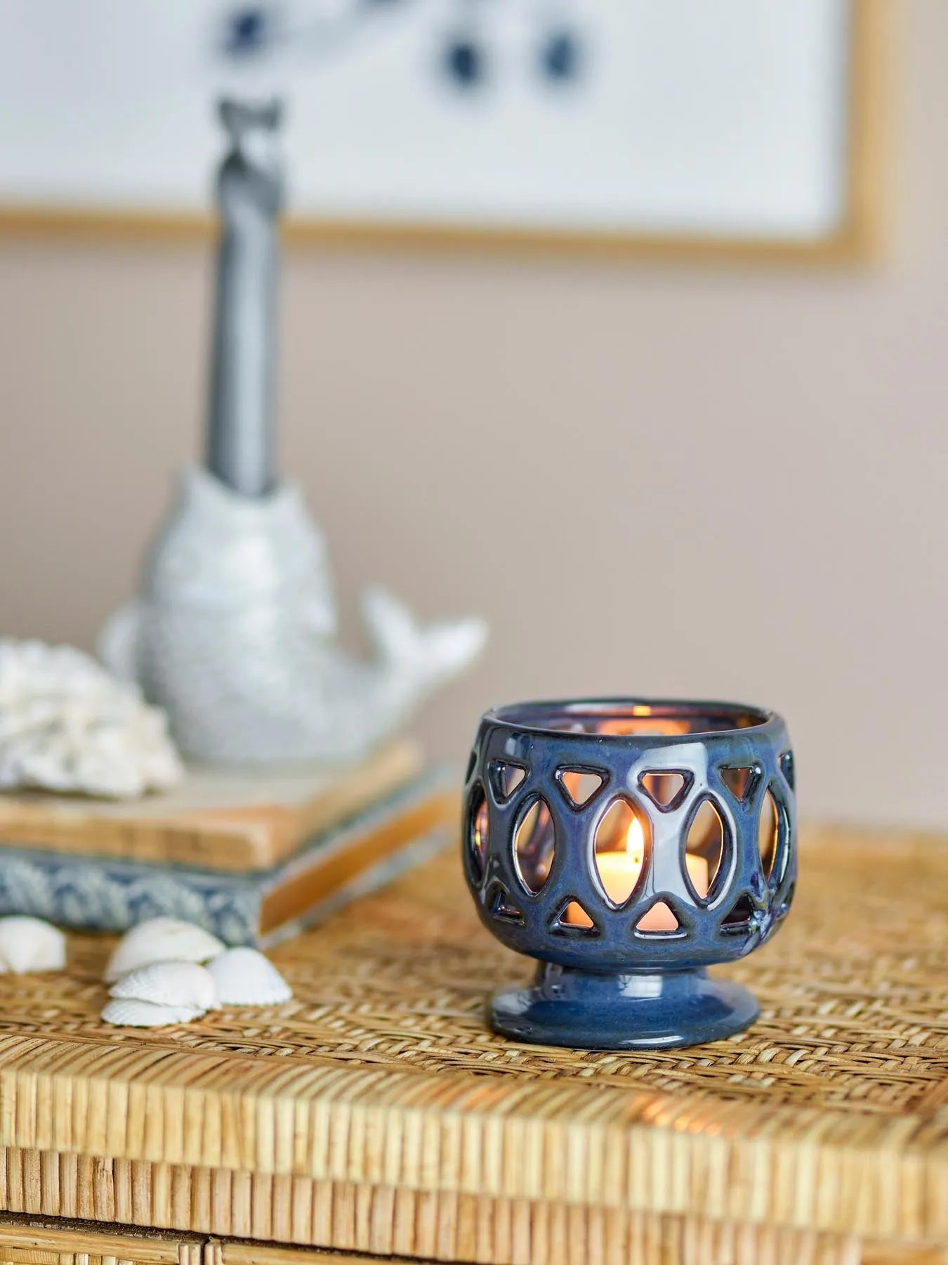 Patty Teelichthalter, Blau, Steingut in Blau präsentiert im Onlineshop von KAQTU Design AG. Kerzenständer ist von Creative Collection