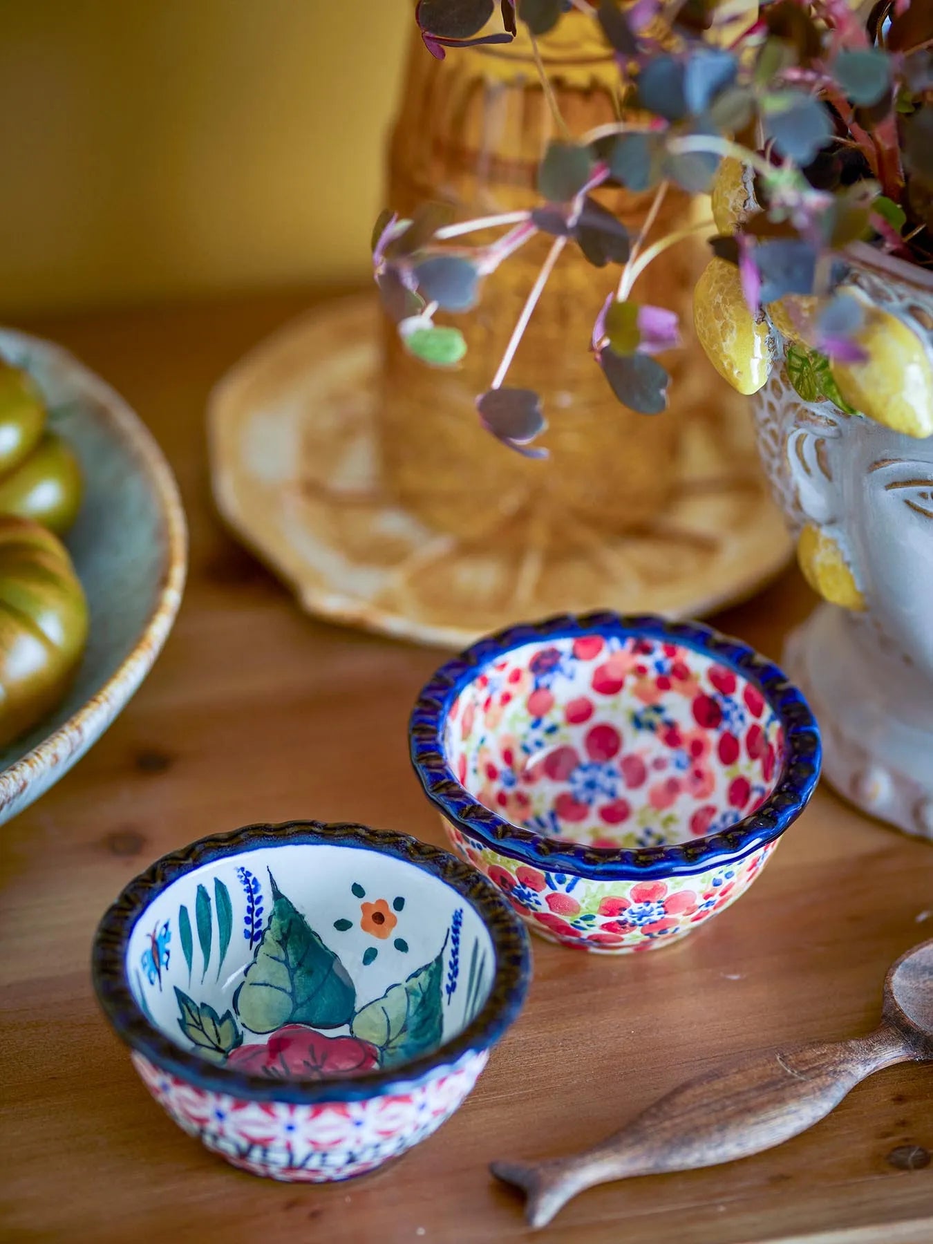 Florist Schale, Rot, Steingut in Rot präsentiert im Onlineshop von KAQTU Design AG. Schale ist von Creative Collection