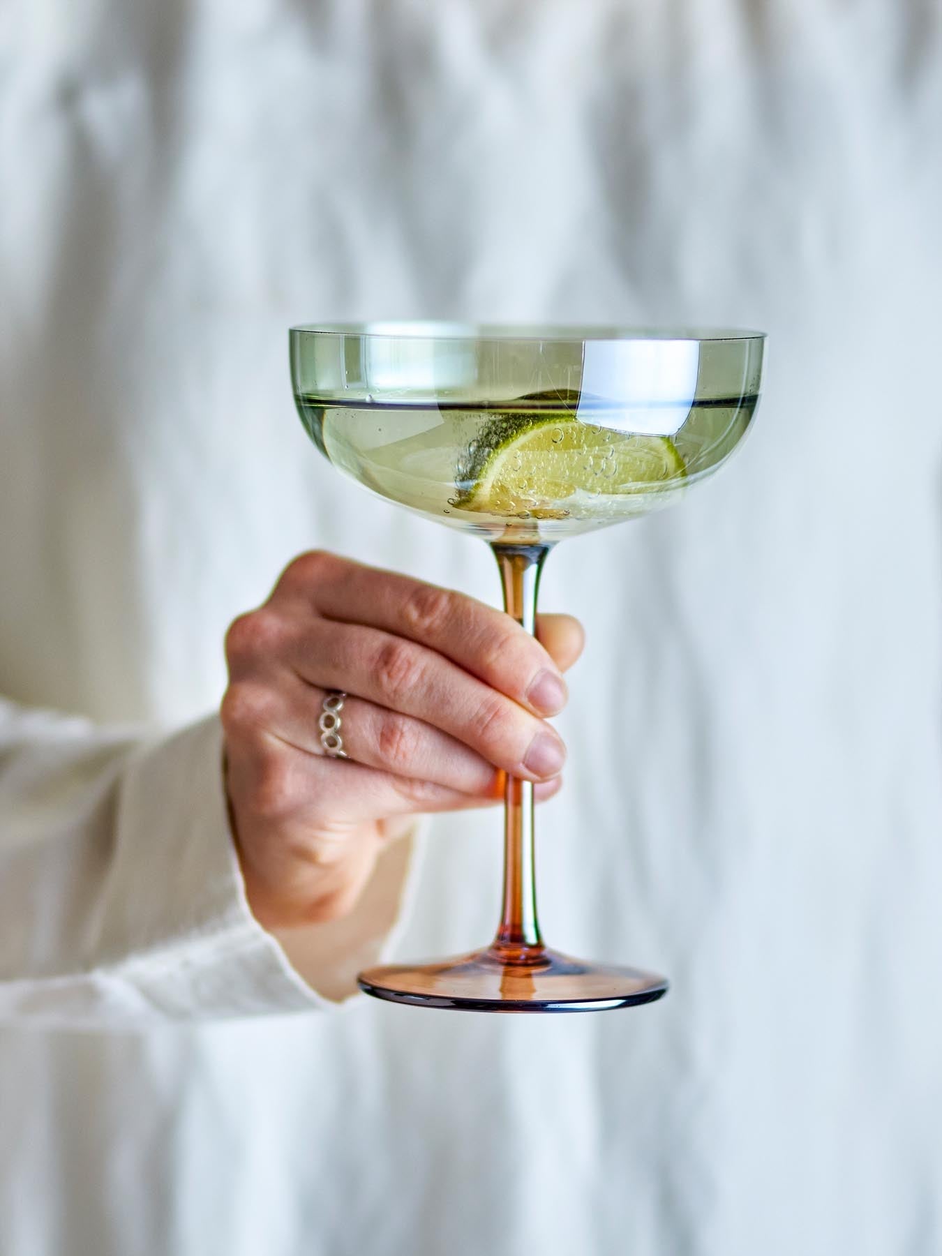 Aston Cocktailglas, Bronze, Glas in Bronze präsentiert im Onlineshop von KAQTU Design AG. Glas ist von Bloomingville