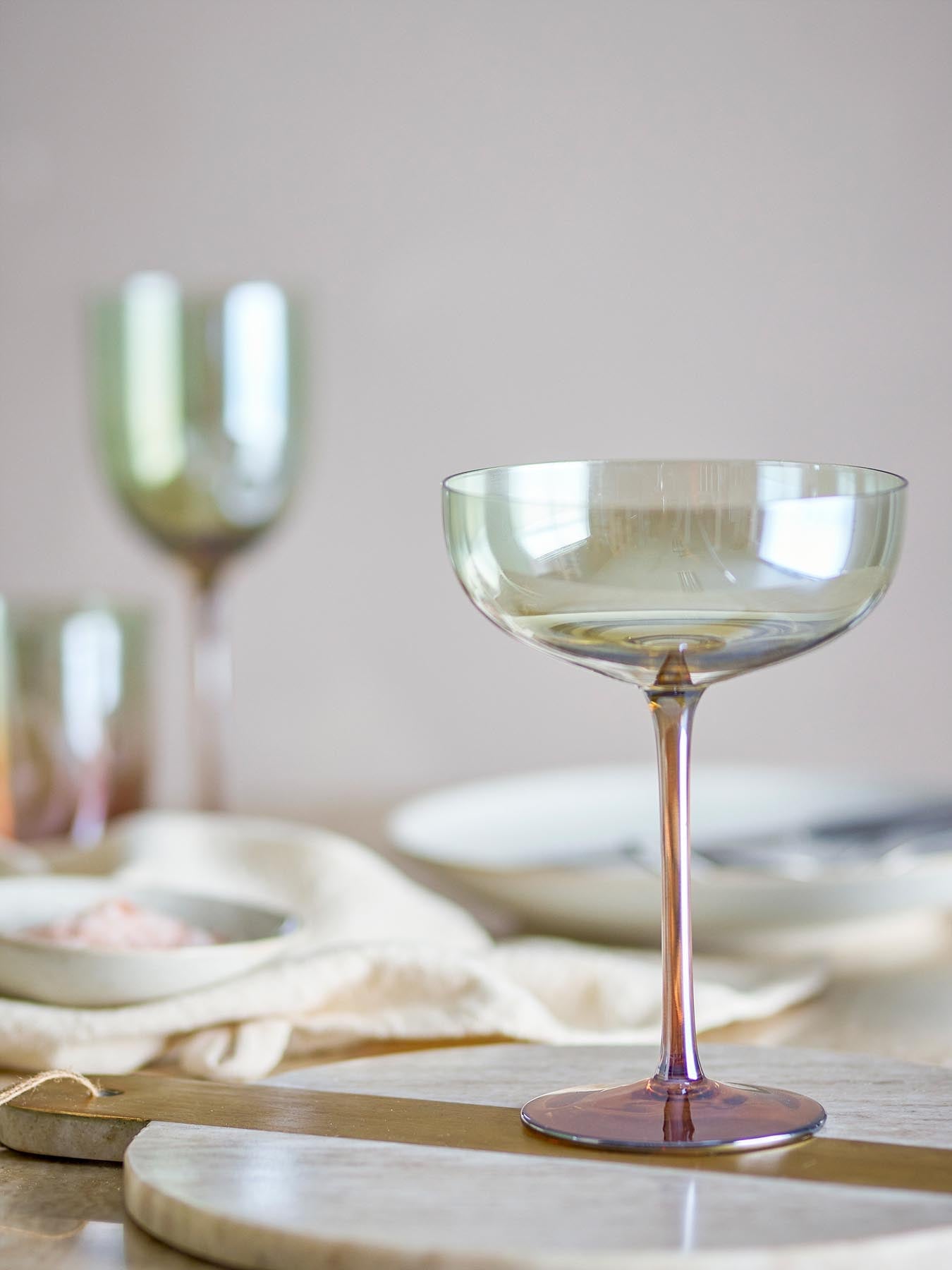 Aston Cocktailglas, Bronze, Glas in Bronze präsentiert im Onlineshop von KAQTU Design AG. Glas ist von Bloomingville